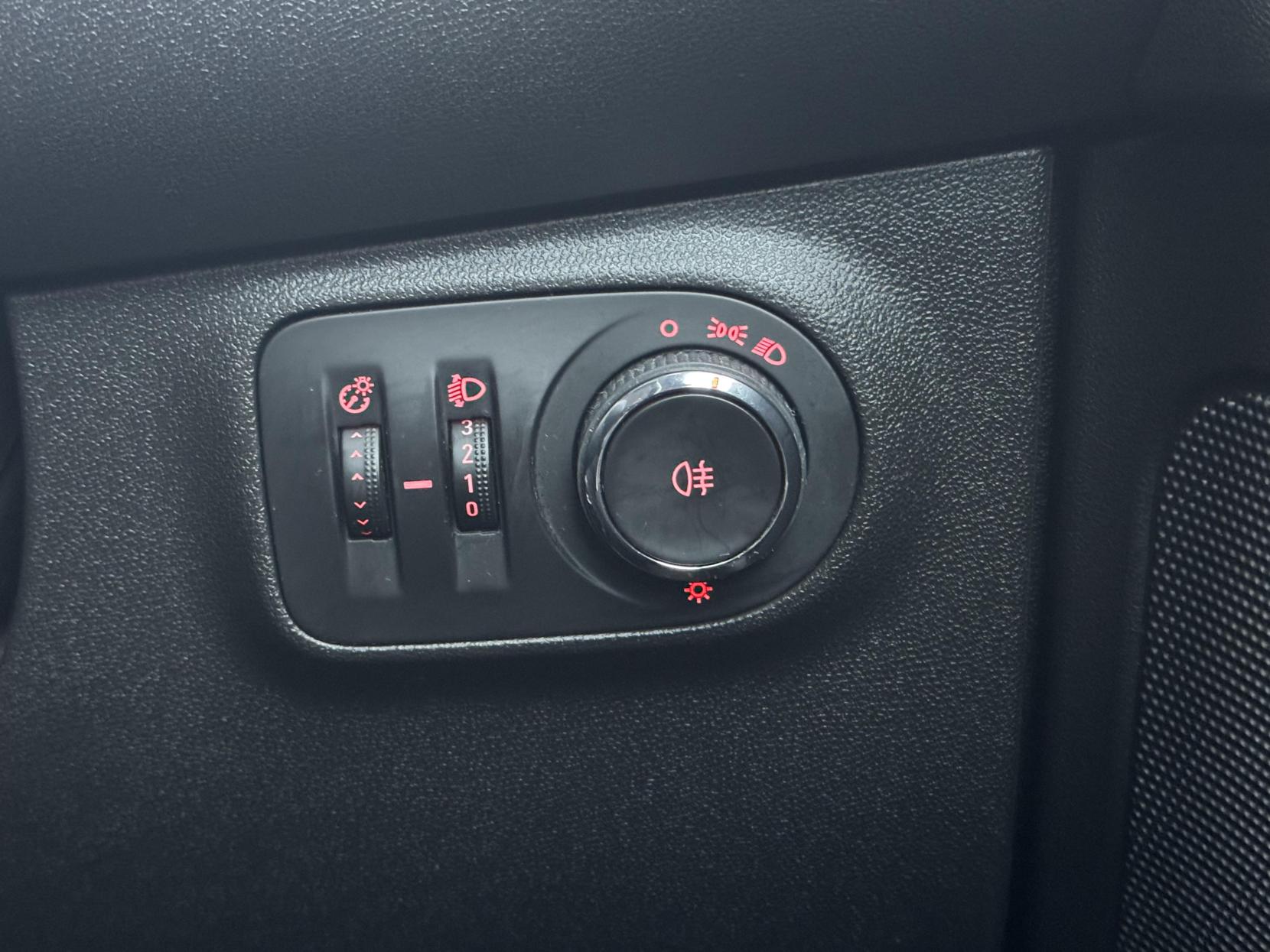 Vauxhall ADAM 1.4i JAM Hatchback 3dr Petrol Manual Euro 6 (87 ps)