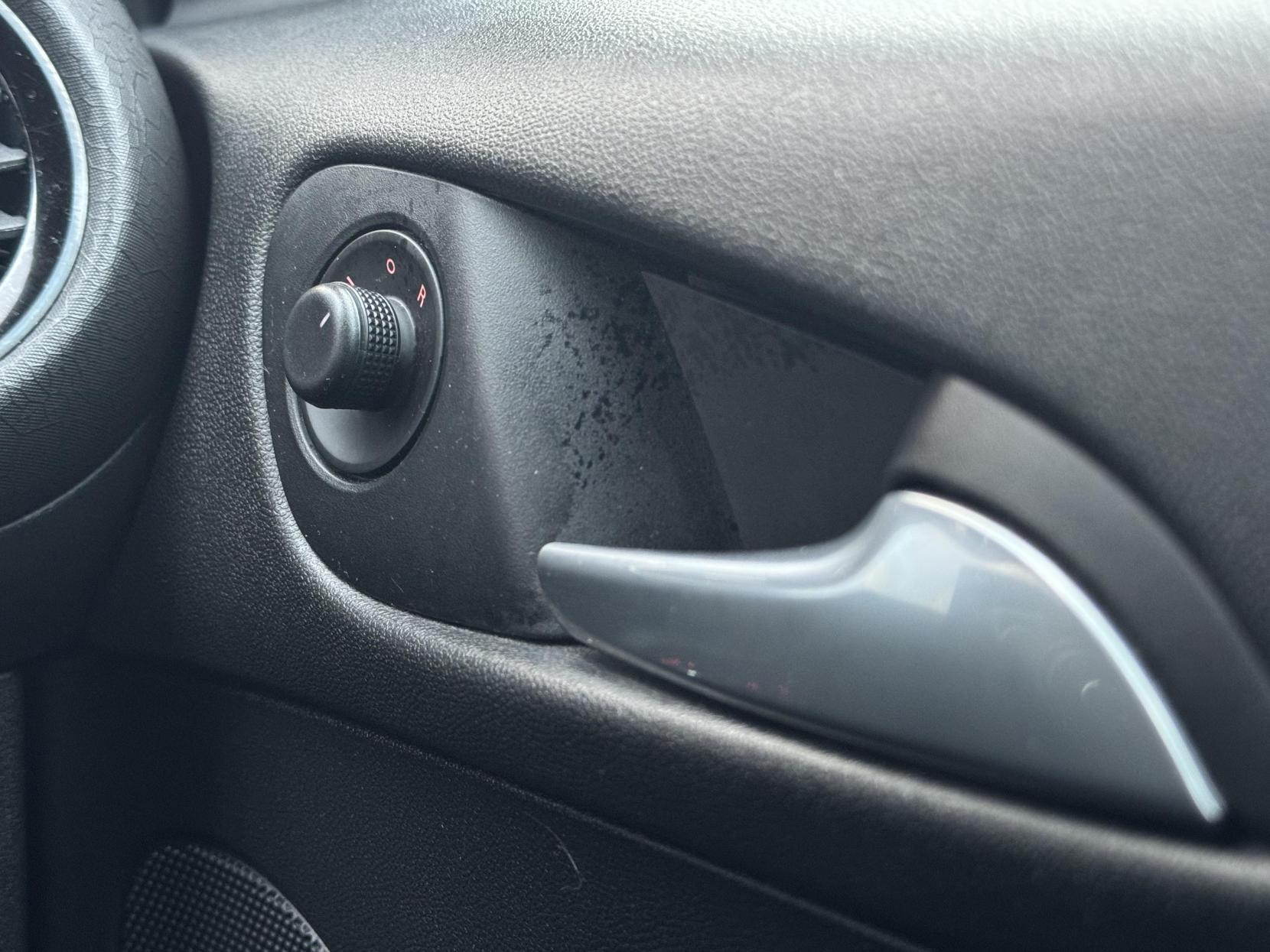 Vauxhall ADAM 1.4i JAM Hatchback 3dr Petrol Manual Euro 6 (87 ps)