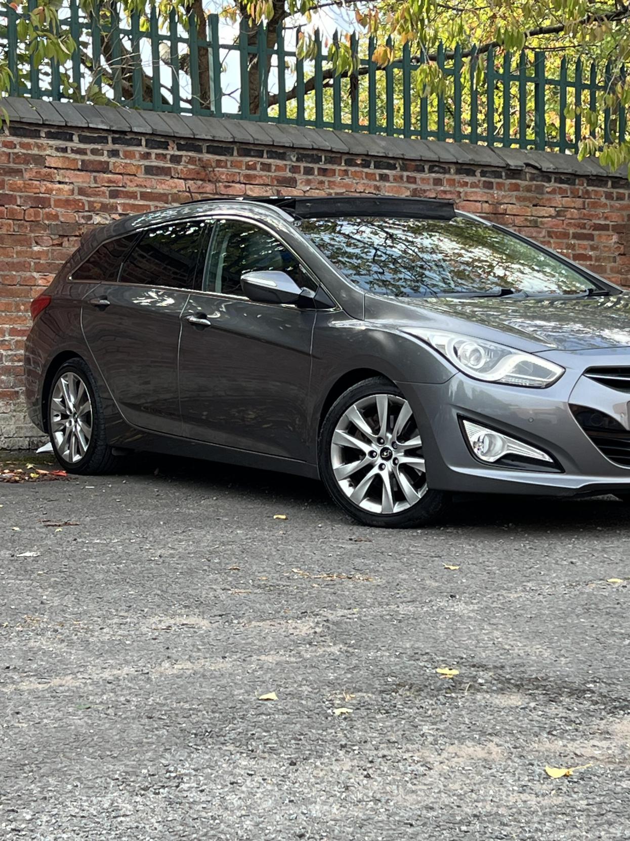 Hyundai i40 1.7 CRDi Premium Estate 5dr Diesel Auto Euro 5 (136 ps)