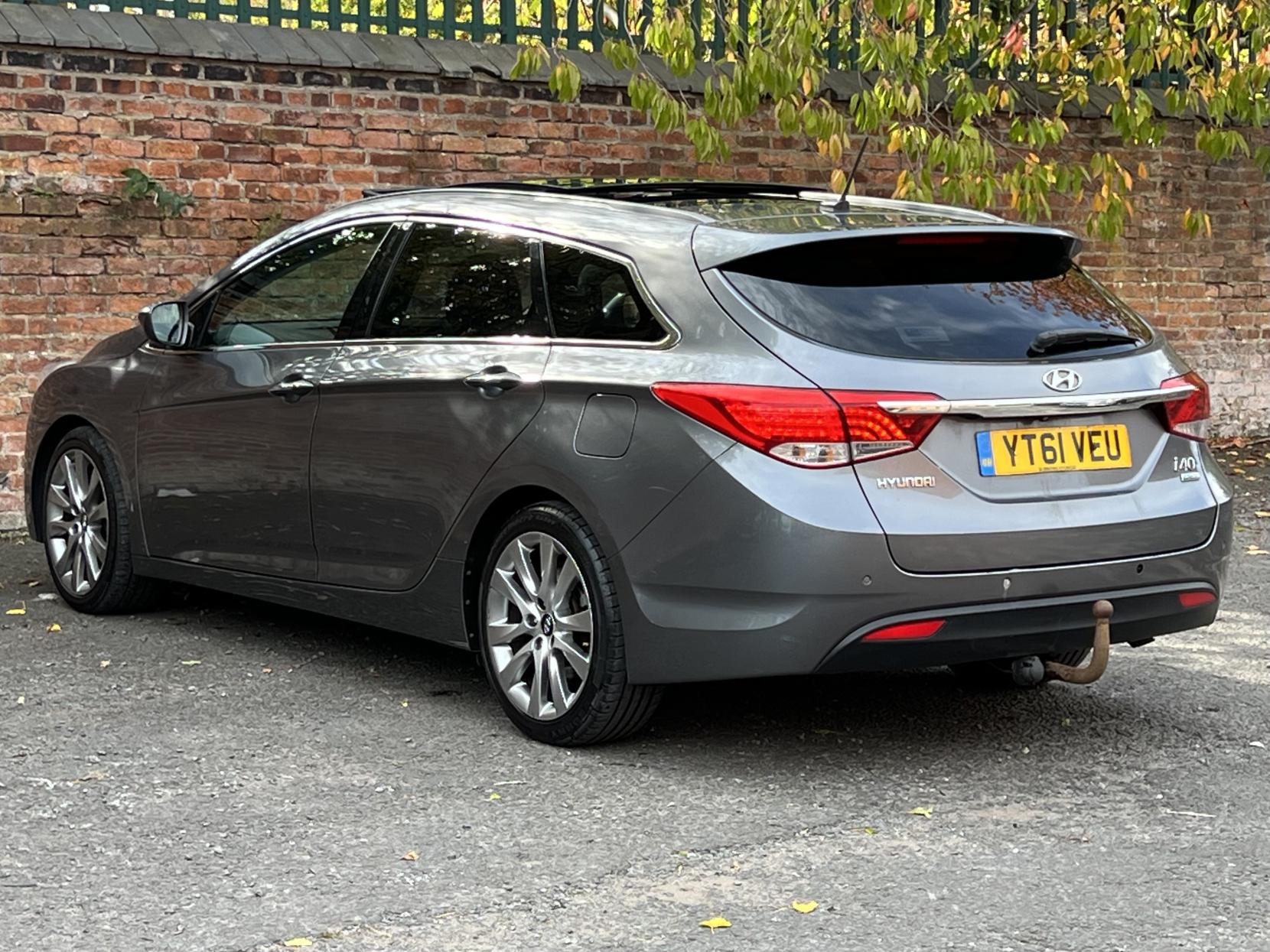 Hyundai i40 1.7 CRDi Premium Estate 5dr Diesel Auto Euro 5 (136 ps)