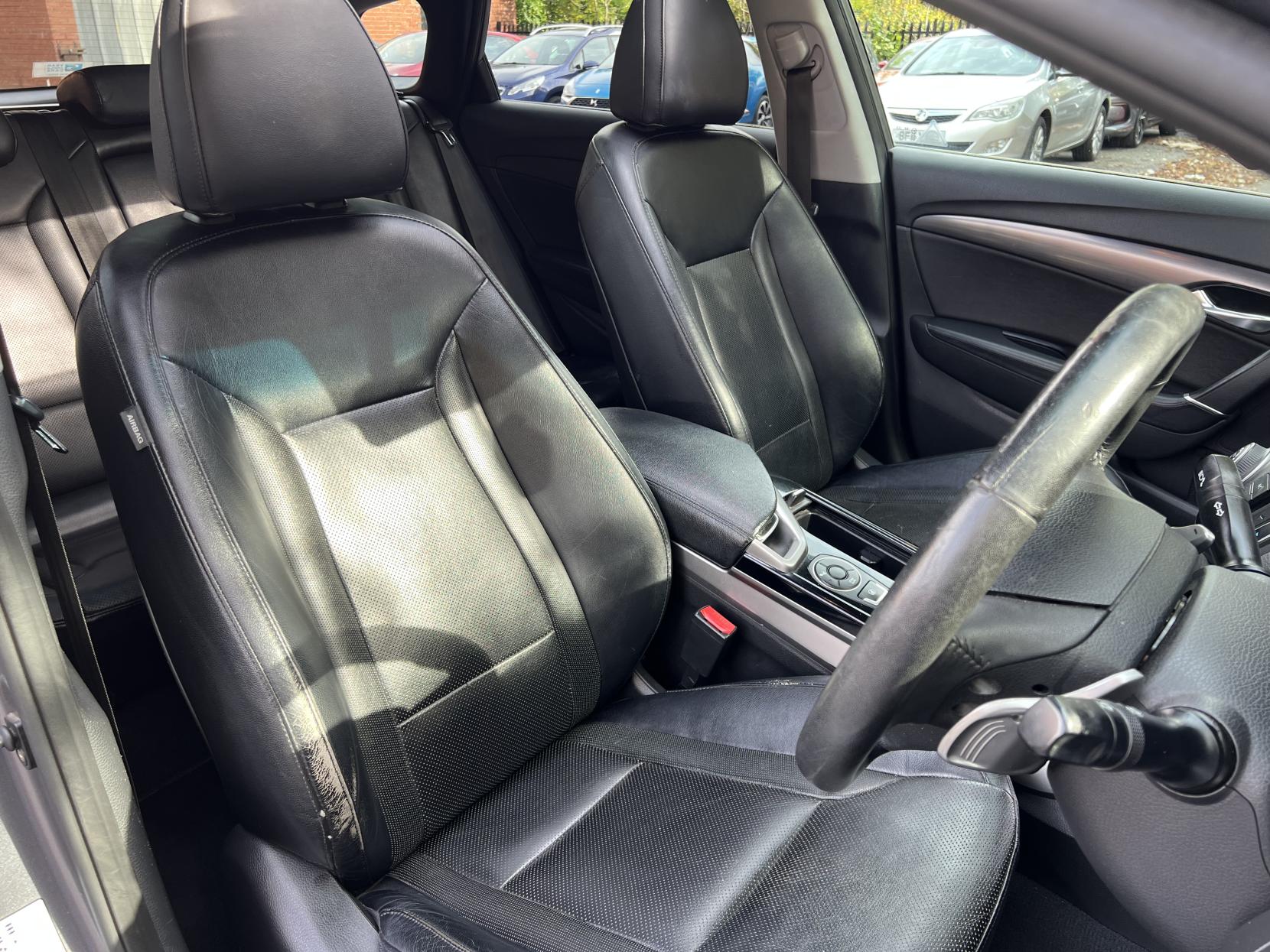 Hyundai i40 1.7 CRDi Premium Estate 5dr Diesel Auto Euro 5 (136 ps)