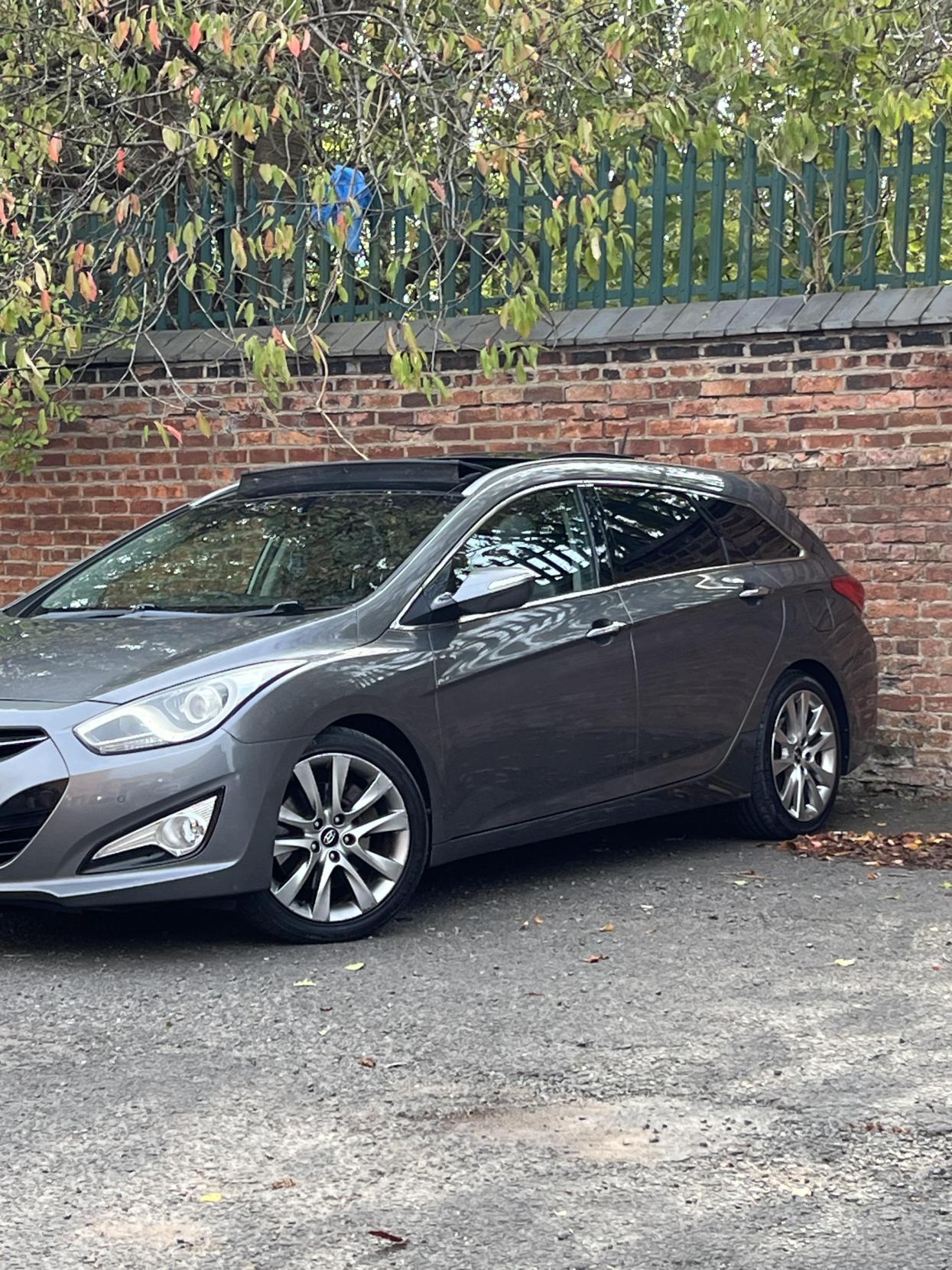 Hyundai i40 1.7 CRDi Premium Estate 5dr Diesel Auto Euro 5 (136 ps)