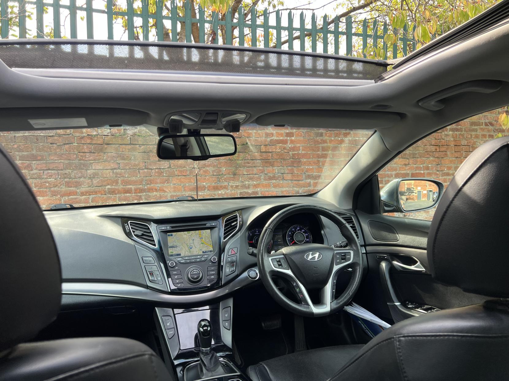 Hyundai i40 1.7 CRDi Premium Estate 5dr Diesel Auto Euro 5 (136 ps)