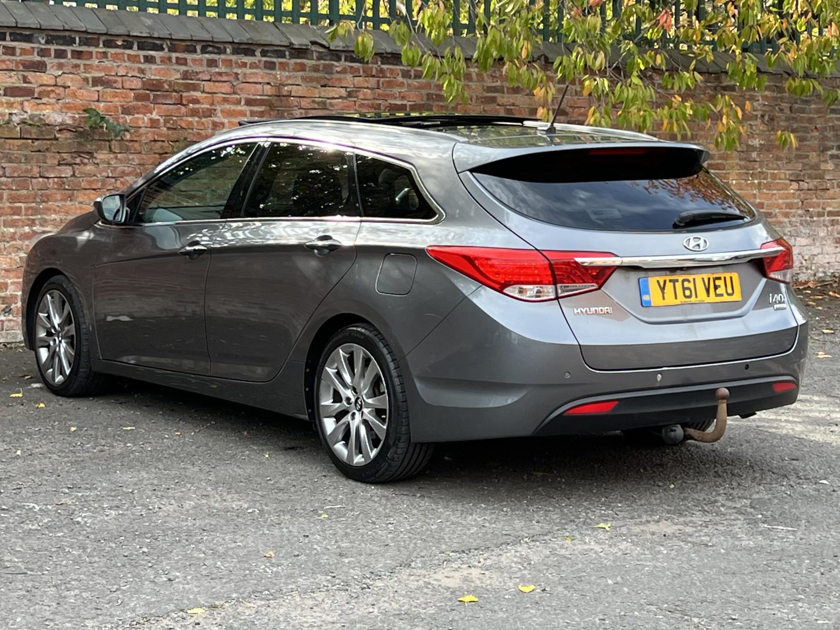 Hyundai i40 1.7 CRDi Premium Estate 5dr Diesel Auto Euro 5 (136 ps)