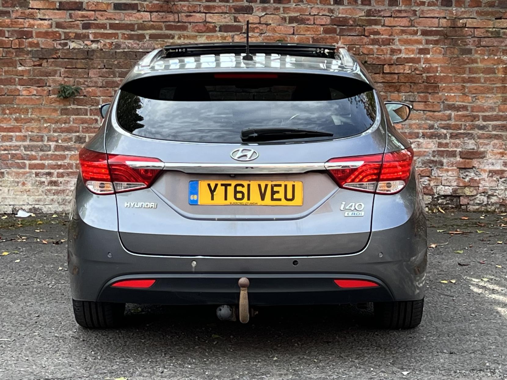 Hyundai i40 1.7 CRDi Premium Estate 5dr Diesel Auto Euro 5 (136 ps)