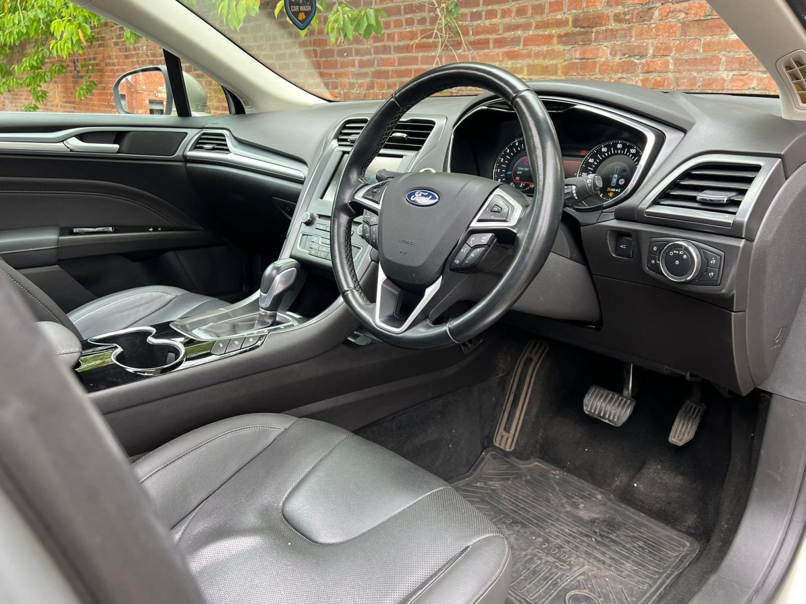 Ford Mondeo 2.0 TDCi Titanium Estate 5dr Diesel Powershift Euro 6 (s/s) (180 ps)