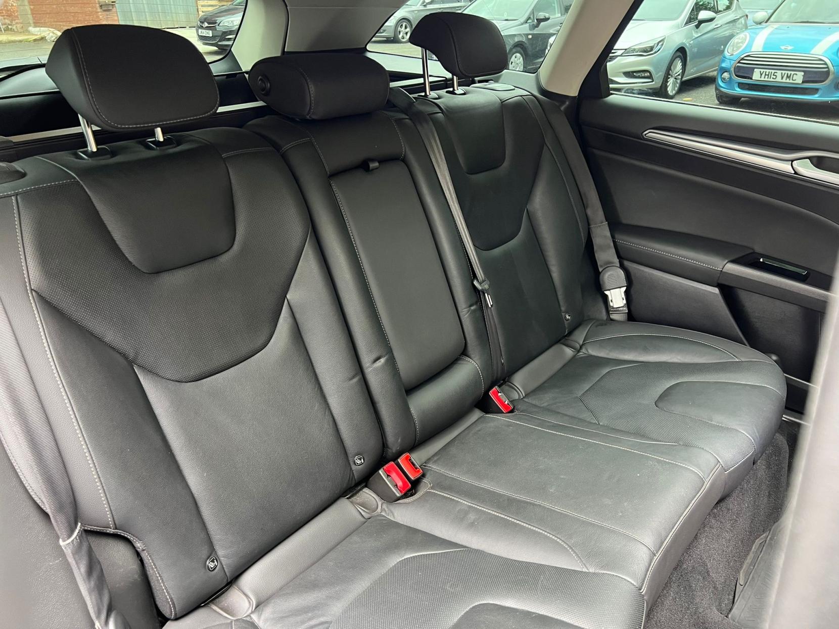 Ford Mondeo 2.0 TDCi Titanium Estate 5dr Diesel Powershift Euro 6 (s/s) (180 ps)