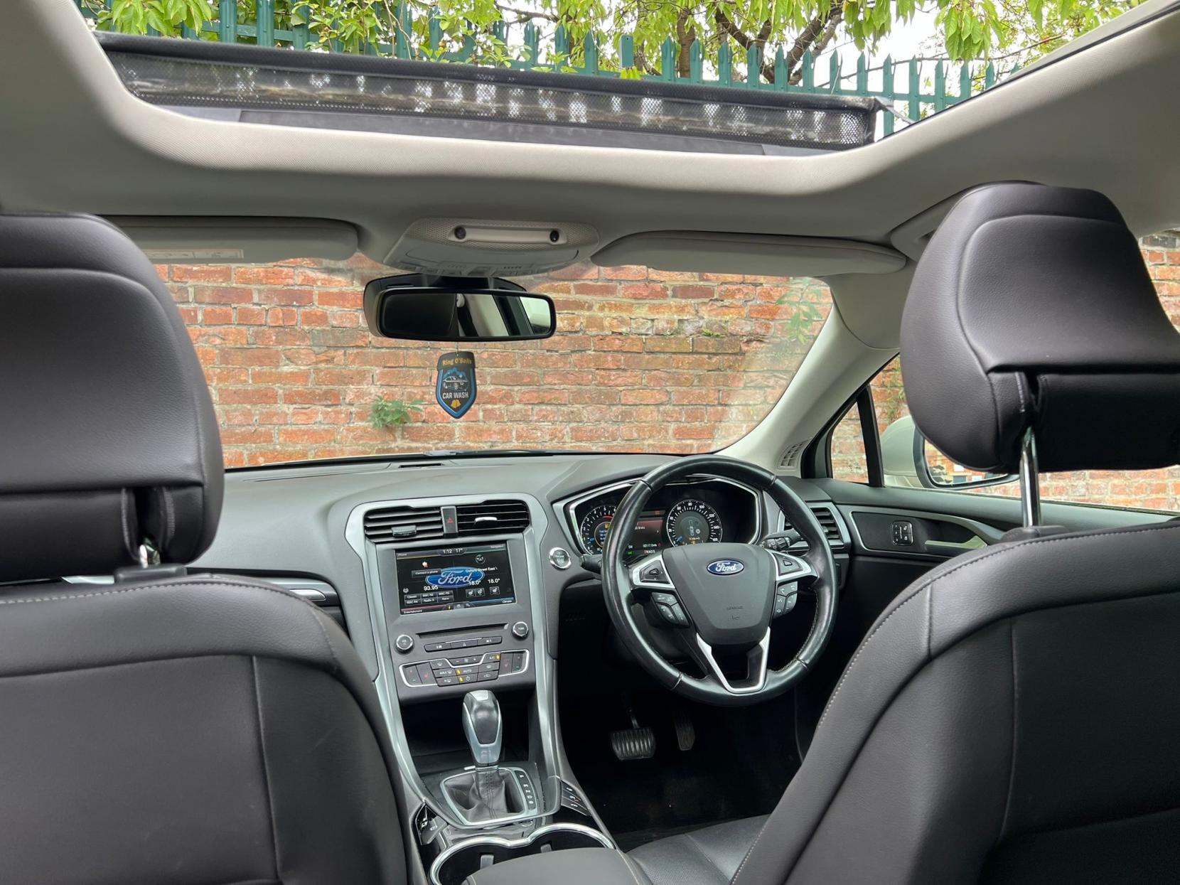 Ford Mondeo 2.0 TDCi Titanium Estate 5dr Diesel Powershift Euro 6 (s/s) (180 ps)