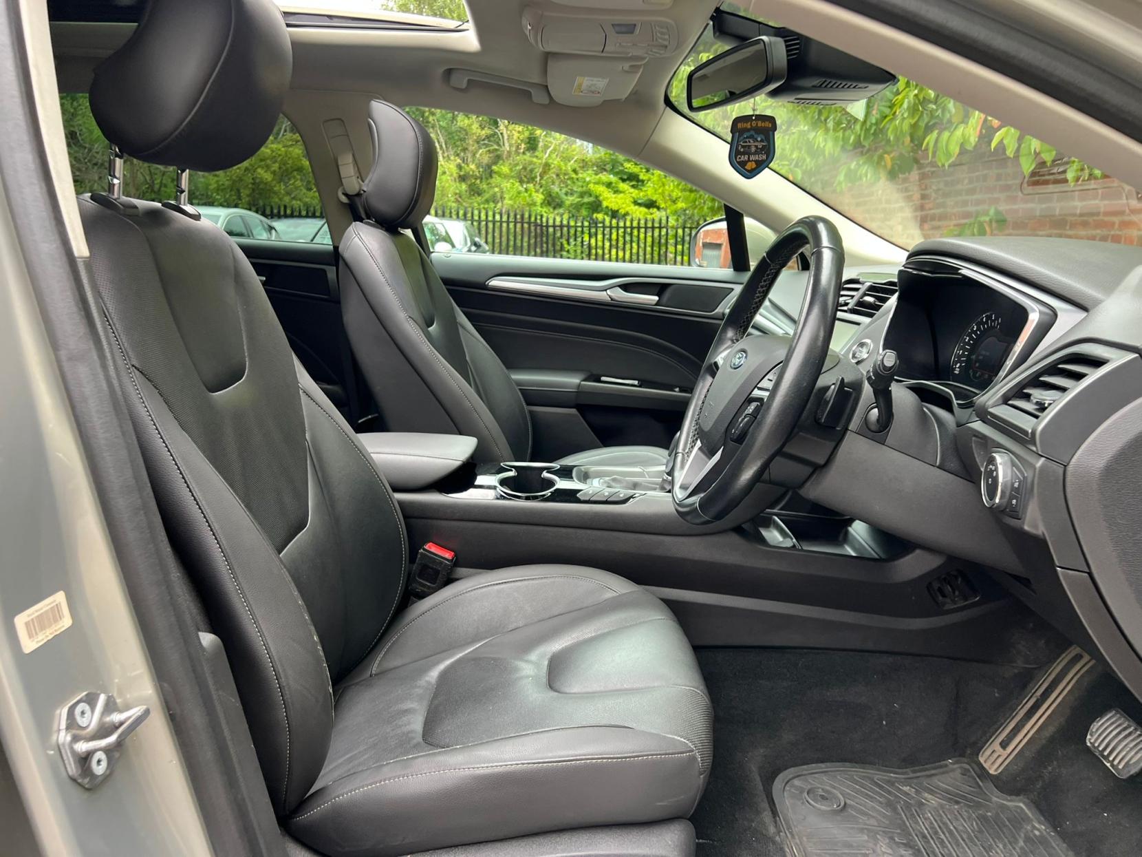 Ford Mondeo 2.0 TDCi Titanium Estate 5dr Diesel Powershift Euro 6 (s/s) (180 ps)