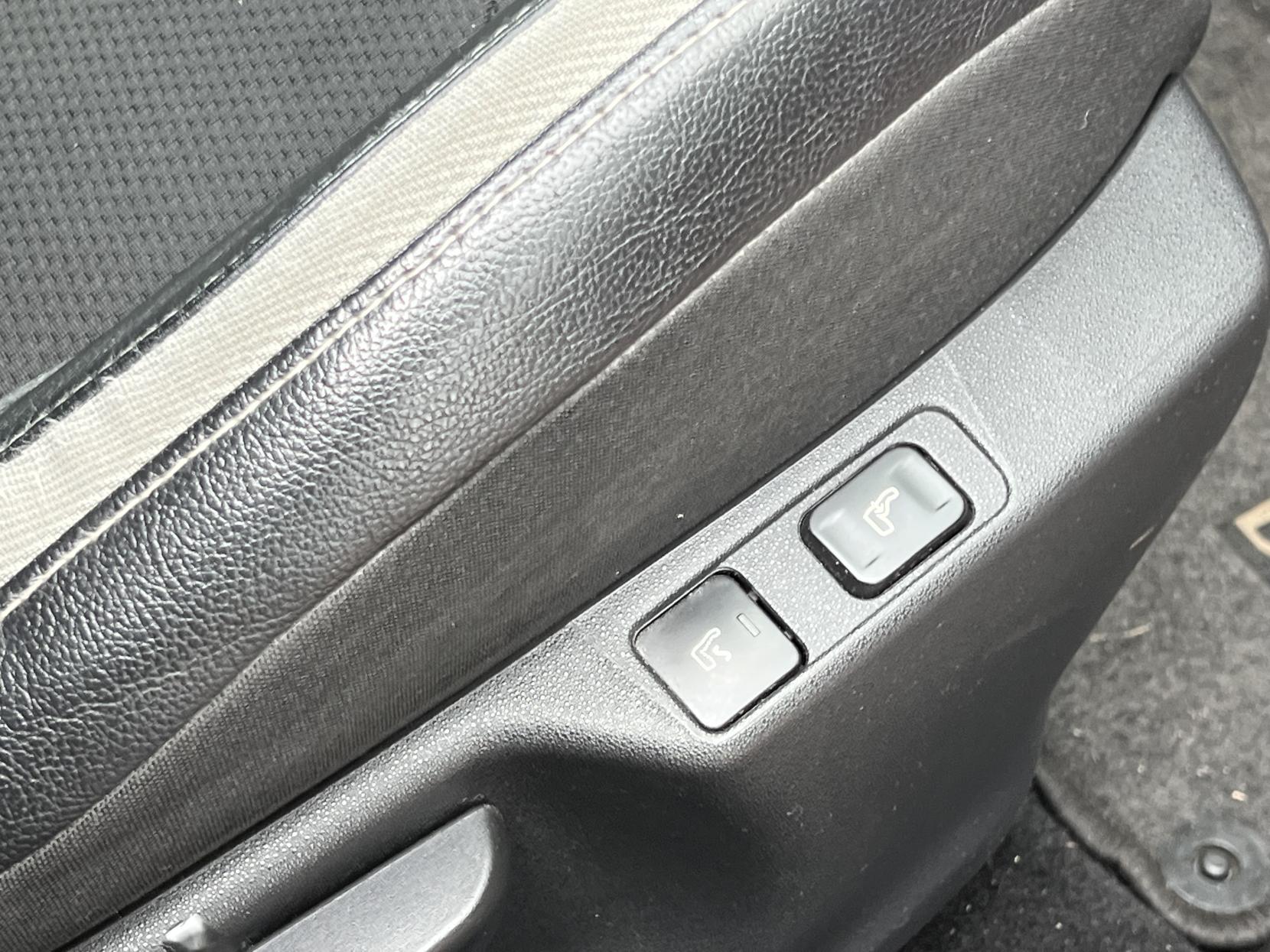 Citroen DS4 1.6 e-HDi Airdream DStyle Hatchback 5dr Diesel EGS6 Euro 5 (s/s) (110 ps)