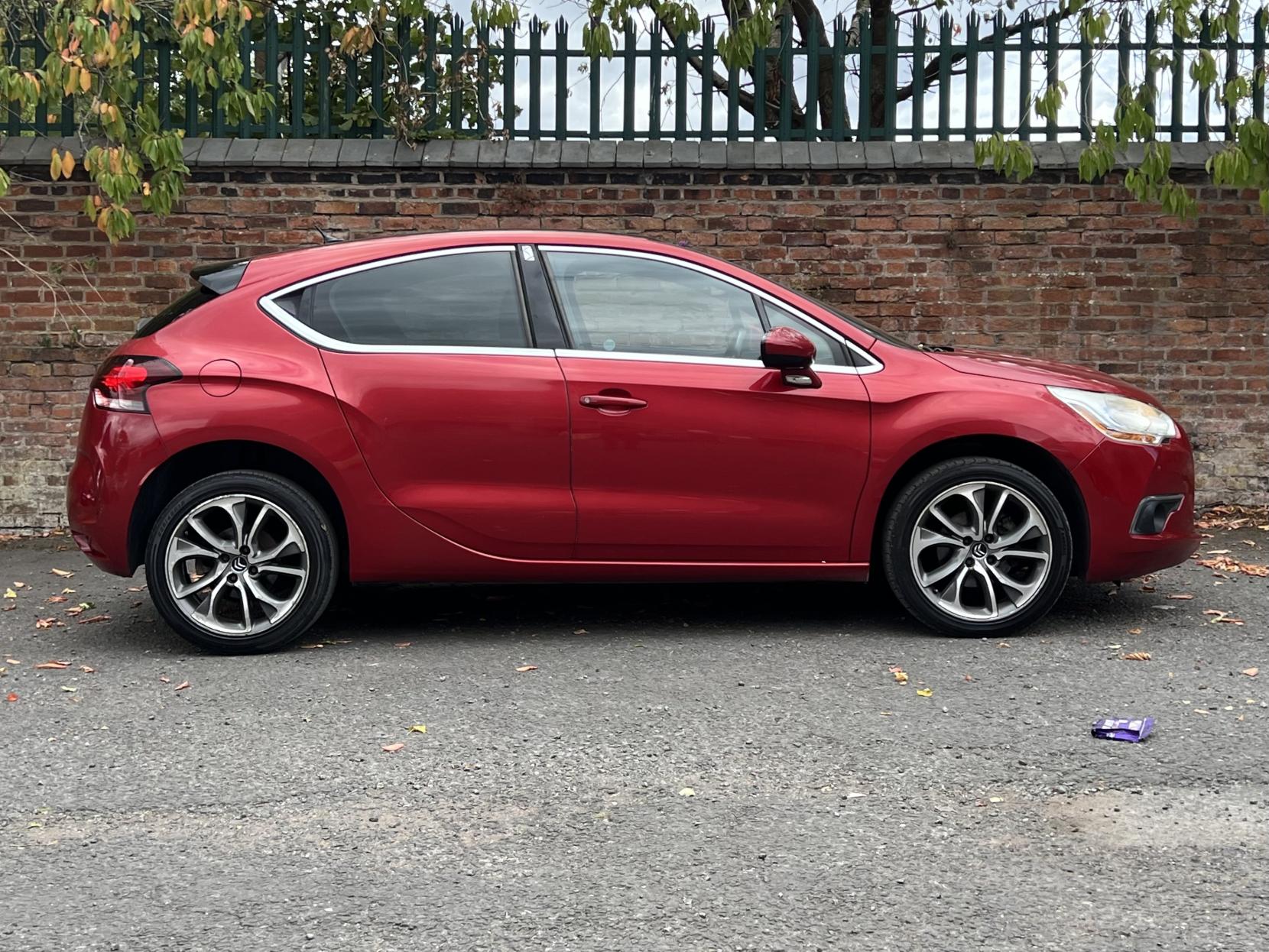 Citroen DS4 1.6 e-HDi Airdream DStyle Hatchback 5dr Diesel EGS6 Euro 5 (s/s) (110 ps)