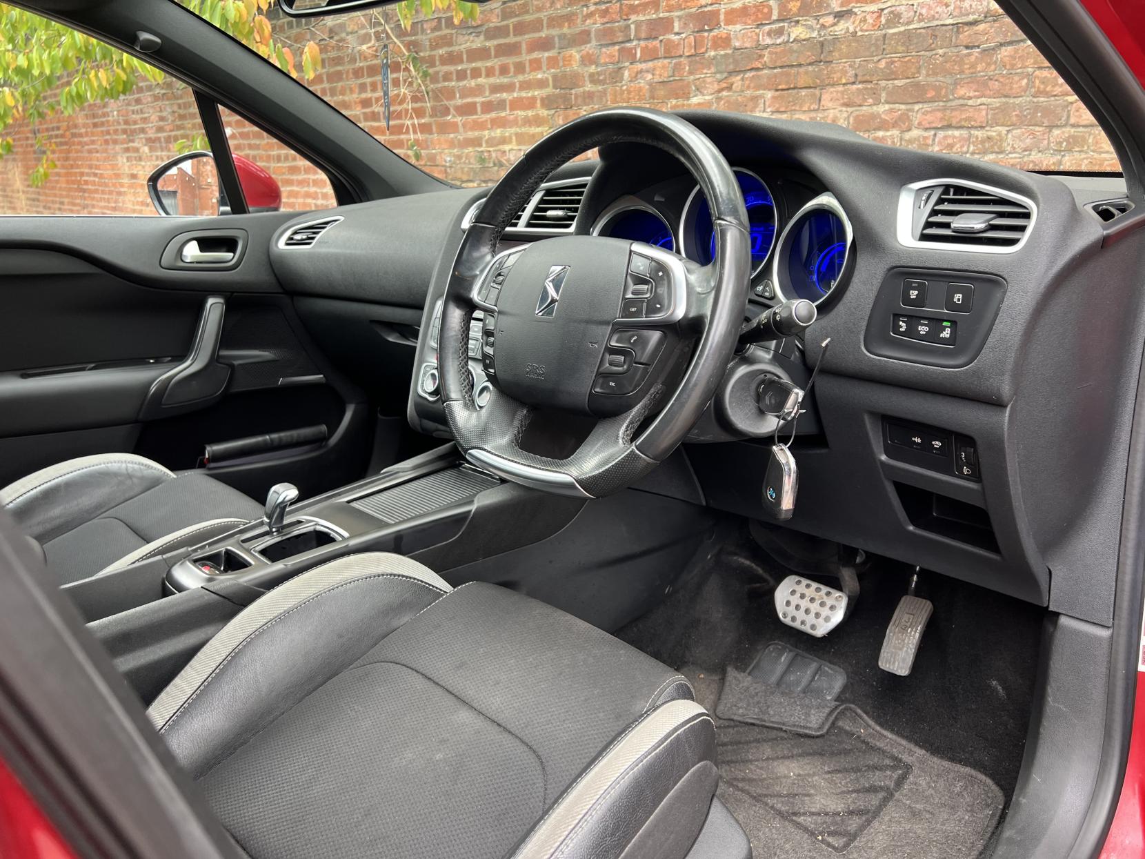 Citroen DS4 1.6 e-HDi Airdream DStyle Hatchback 5dr Diesel EGS6 Euro 5 (s/s) (110 ps)