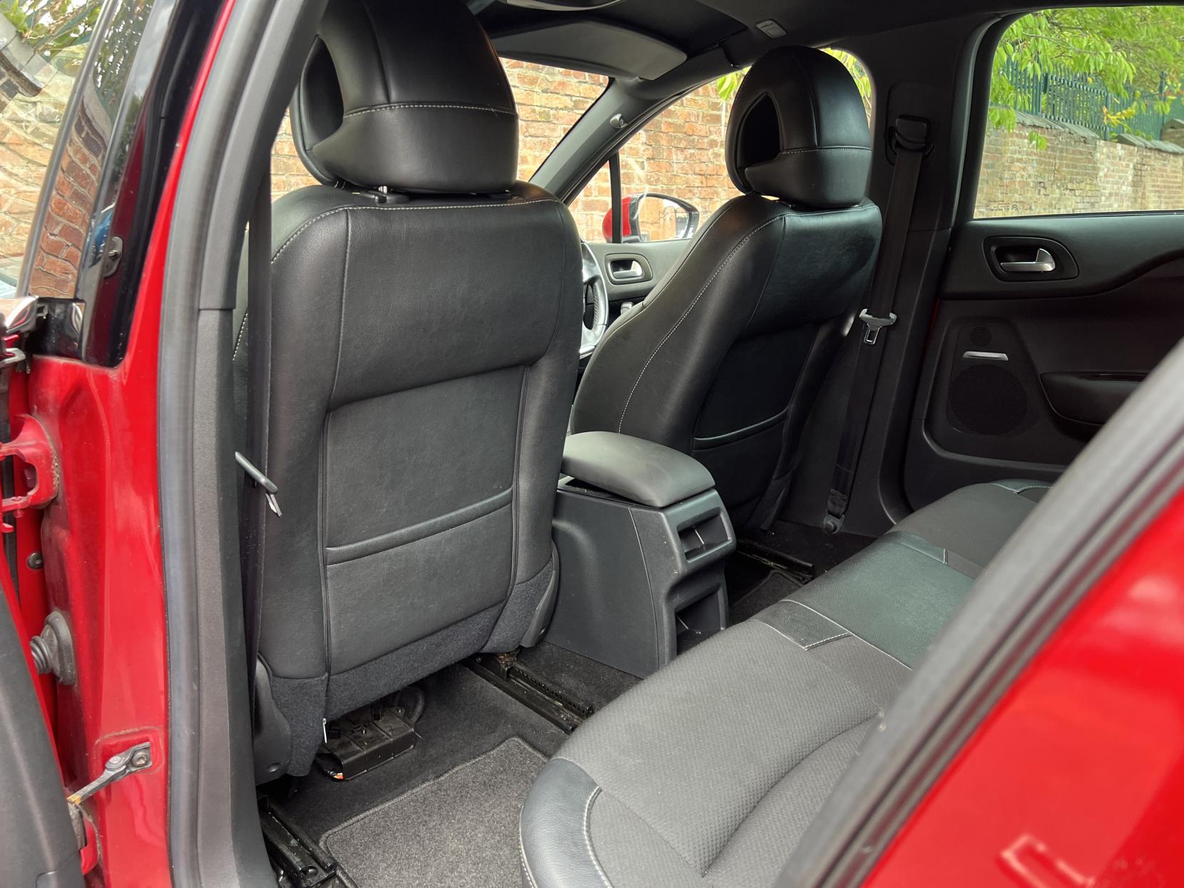 Citroen DS4 1.6 e-HDi Airdream DStyle Hatchback 5dr Diesel EGS6 Euro 5 (s/s) (110 ps)