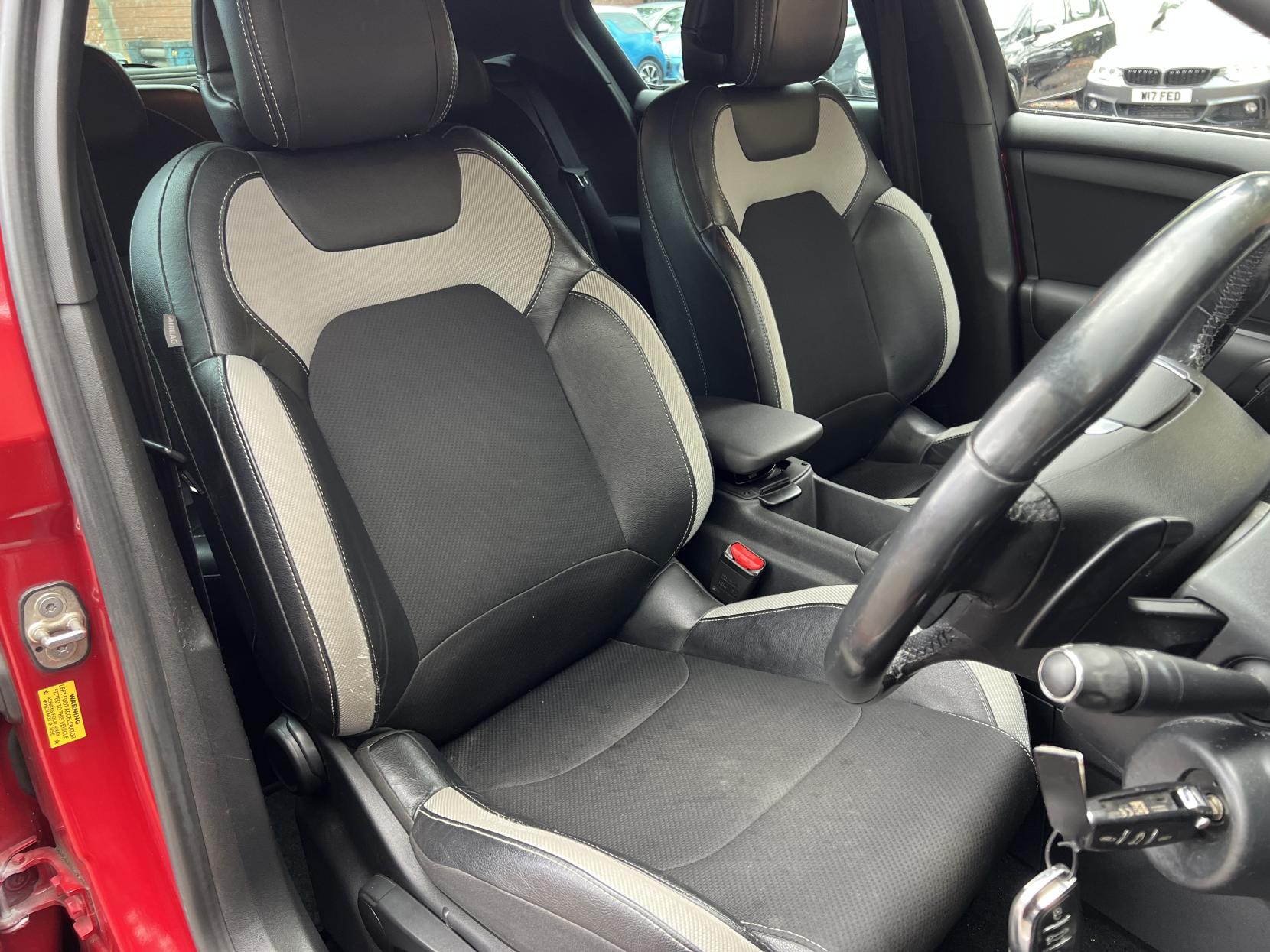 Citroen DS4 1.6 e-HDi Airdream DStyle Hatchback 5dr Diesel EGS6 Euro 5 (s/s) (110 ps)