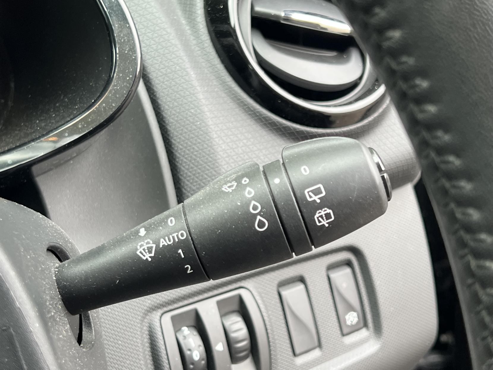Renault Clio 1.5 dCi Dynamique MediaNav Hatchback 5dr Diesel Manual Euro 5 (s/s) (90 ps)