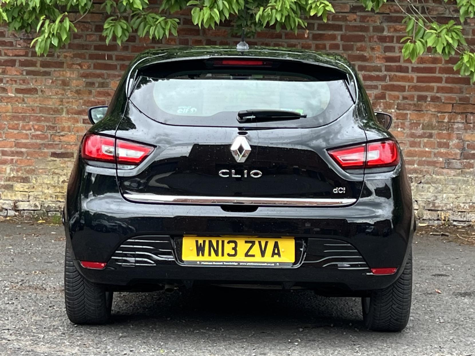 Renault Clio 1.5 dCi Dynamique MediaNav Hatchback 5dr Diesel Manual Euro 5 (s/s) (90 ps)
