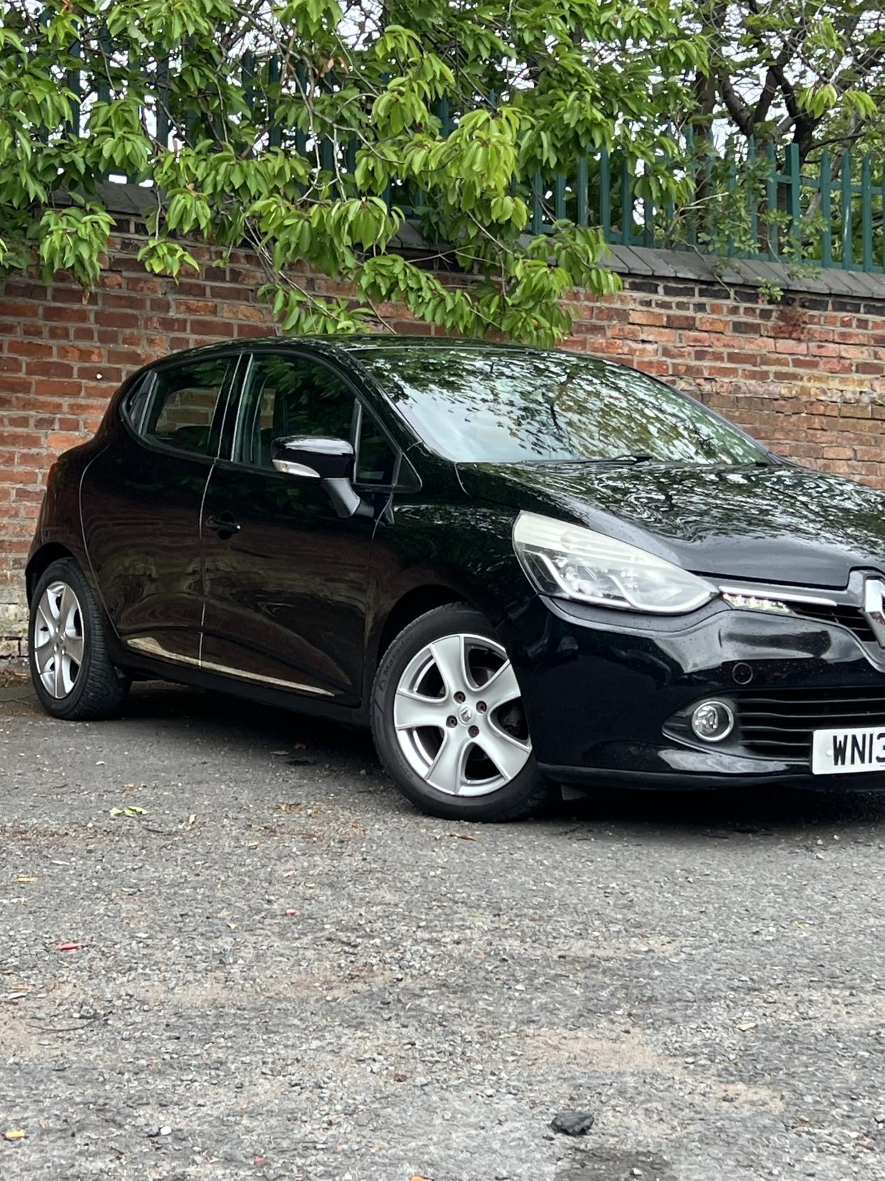 Renault Clio 1.5 dCi Dynamique MediaNav Hatchback 5dr Diesel Manual Euro 5 (s/s) (90 ps)