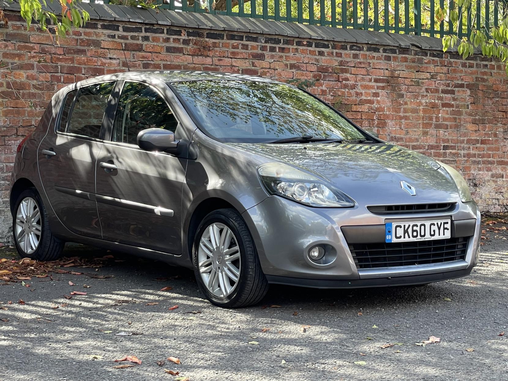 Renault Clio 1.6 VVT Initiale TomTom Hatchback 5dr Petrol Auto Euro 5 (111 ps)
