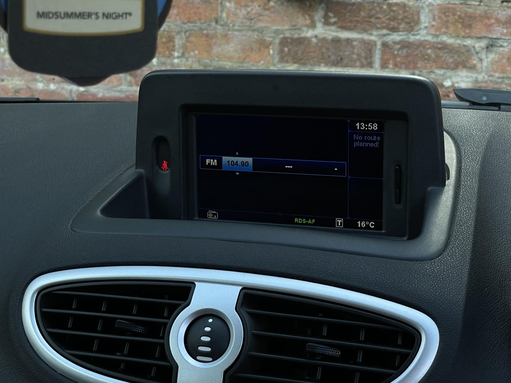 Renault Clio 1.6 VVT Initiale TomTom Hatchback 5dr Petrol Auto Euro 5 (111 ps)