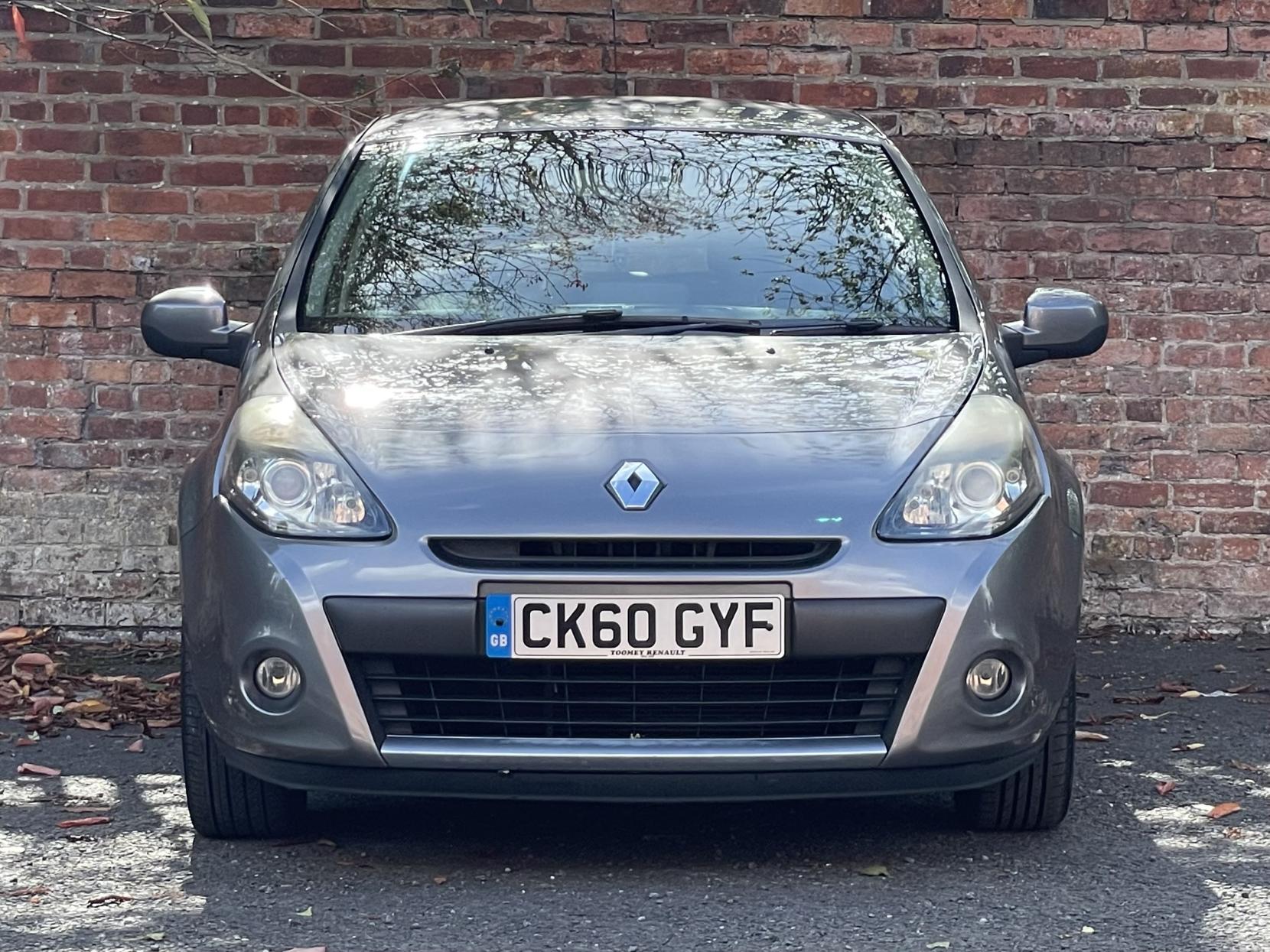 Renault Clio 1.6 VVT Initiale TomTom Hatchback 5dr Petrol Auto Euro 5 (111 ps)