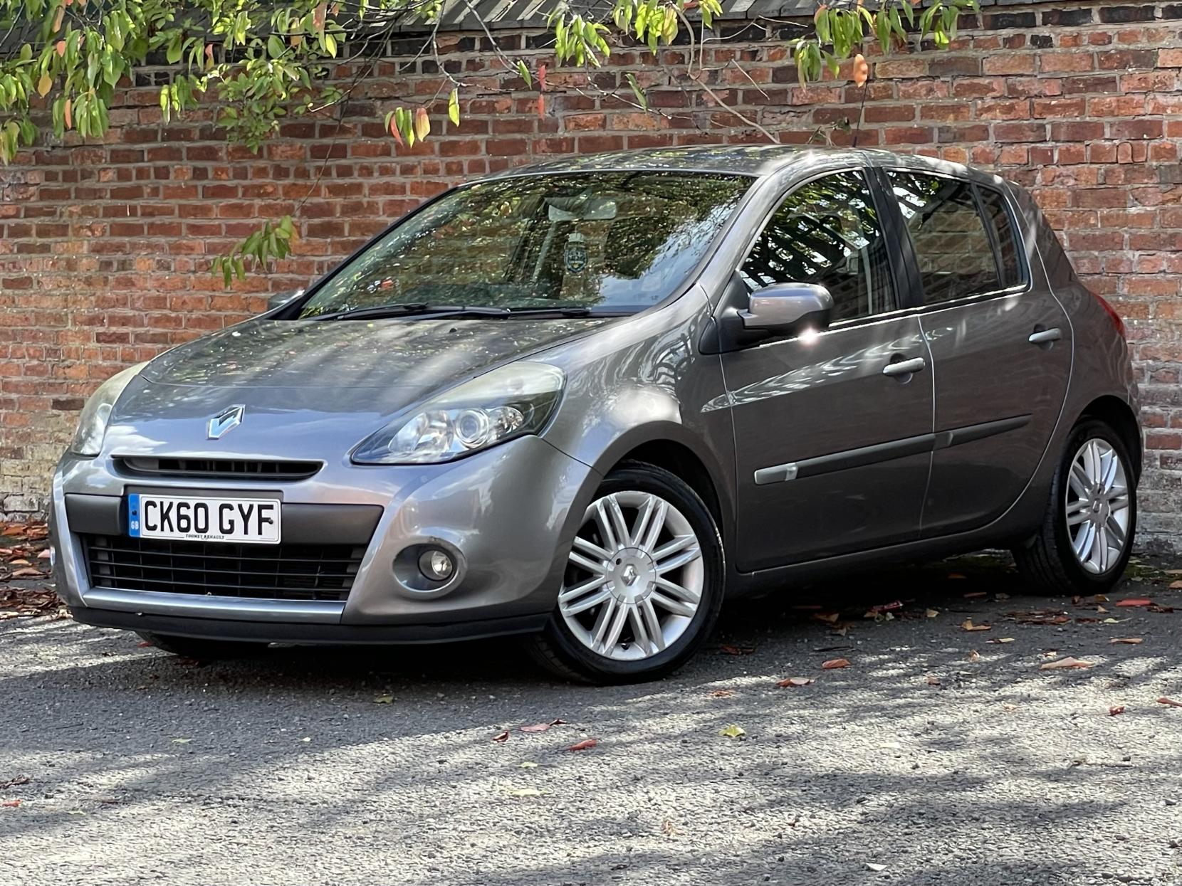 Renault Clio 1.6 VVT Initiale TomTom Hatchback 5dr Petrol Auto Euro 5 (111 ps)