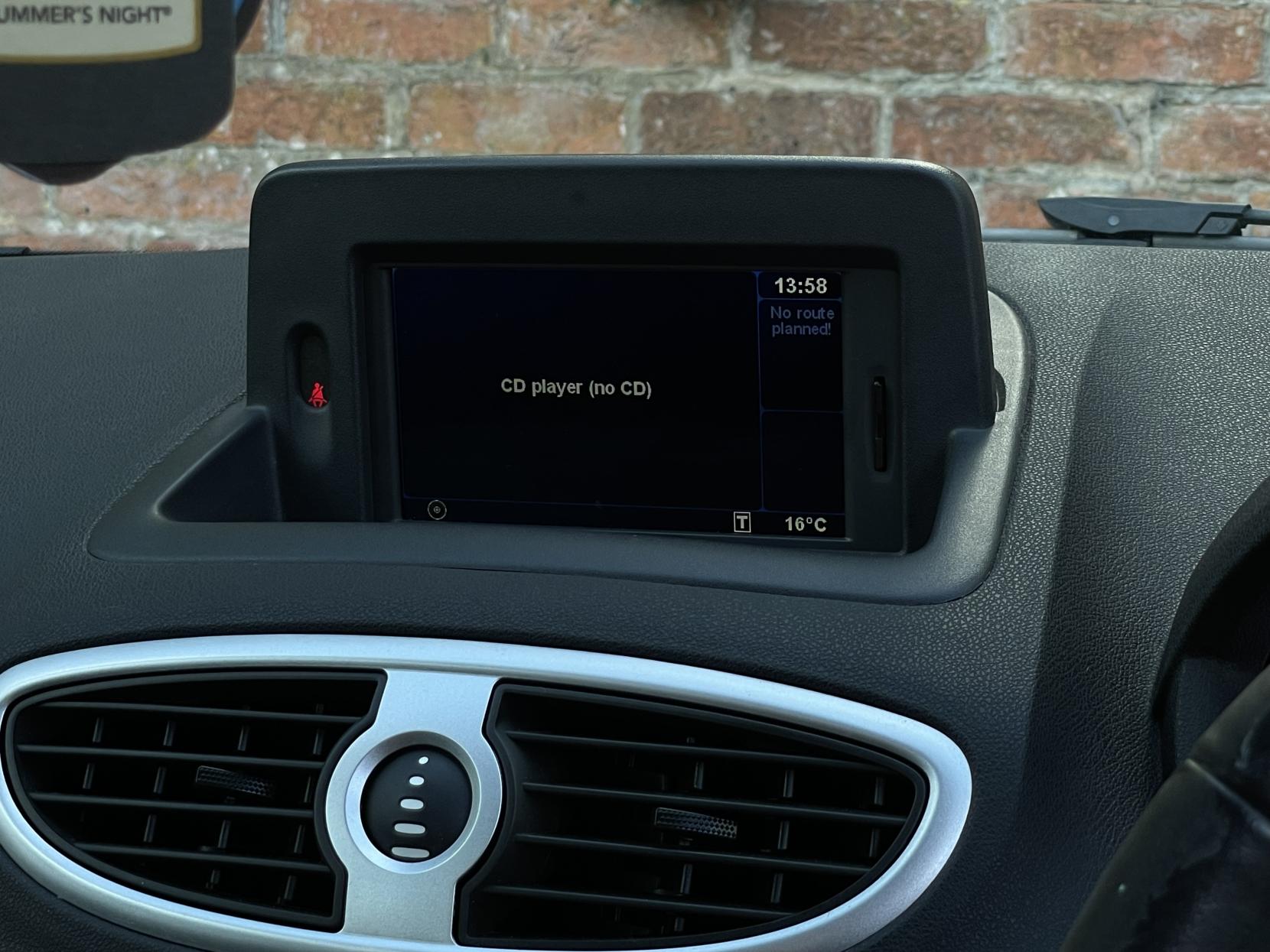 Renault Clio 1.6 VVT Initiale TomTom Hatchback 5dr Petrol Auto Euro 5 (111 ps)
