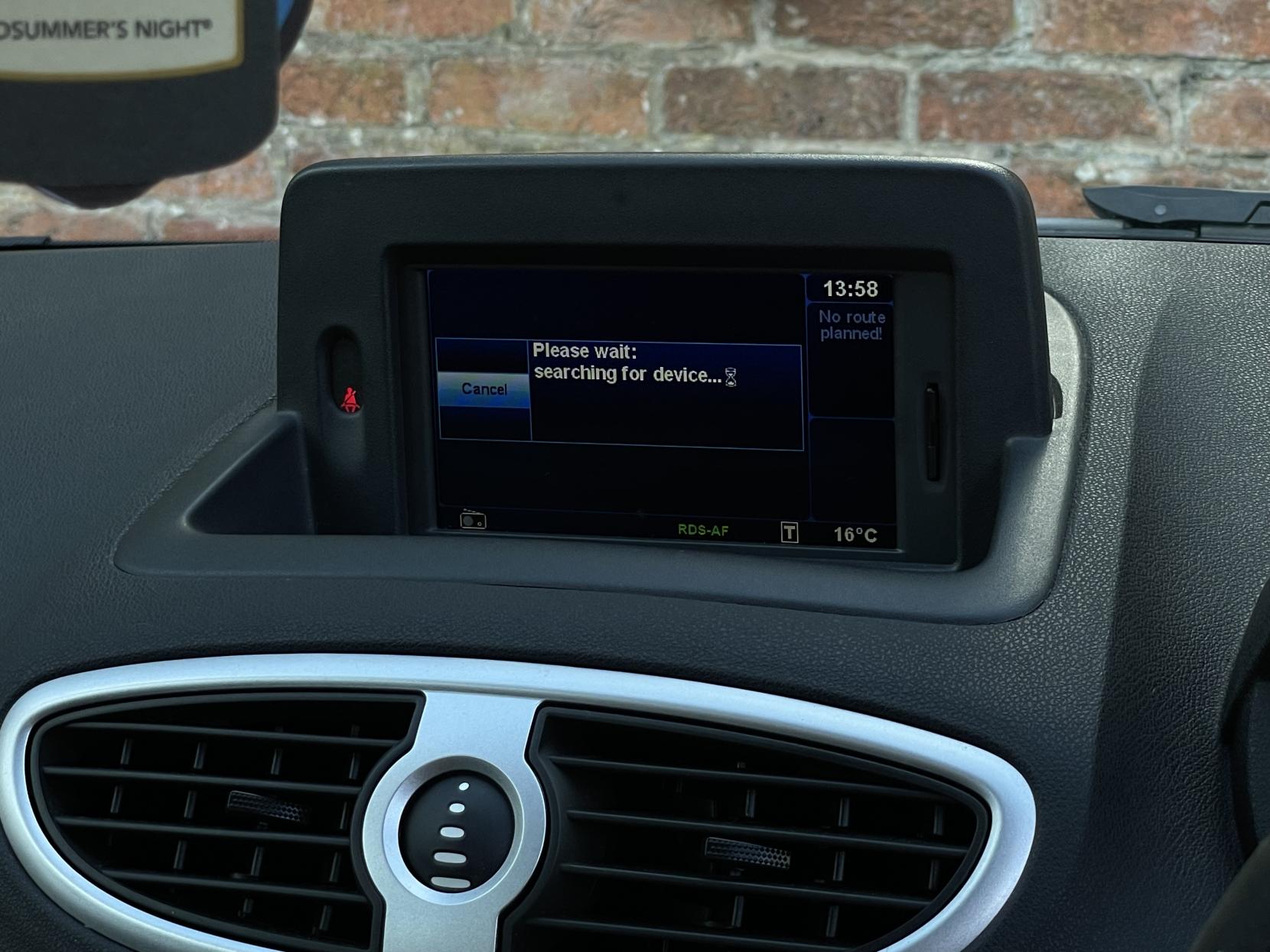 Renault Clio 1.6 VVT Initiale TomTom Hatchback 5dr Petrol Auto Euro 5 (111 ps)