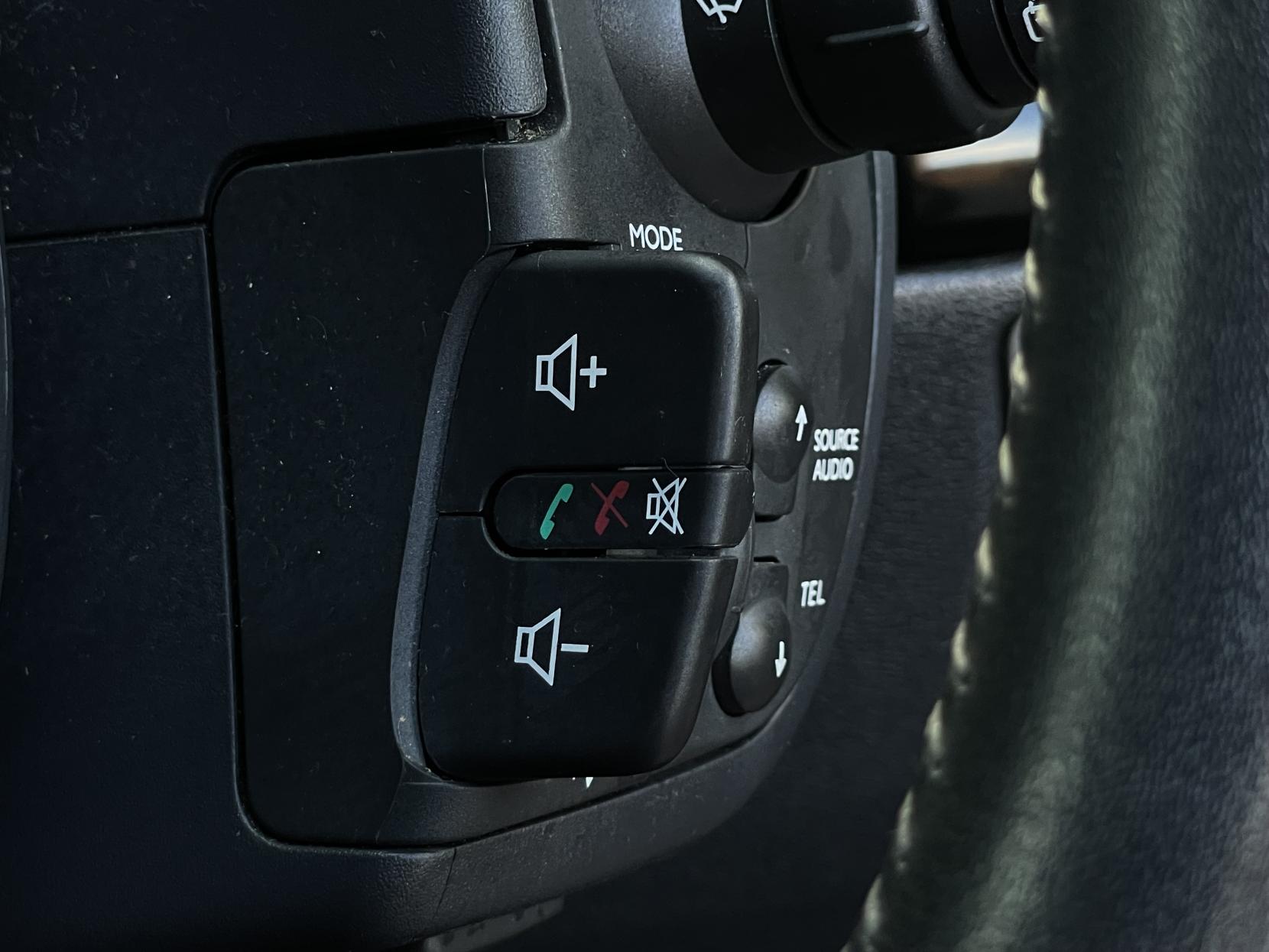 Renault Clio 1.6 VVT Initiale TomTom Hatchback 5dr Petrol Auto Euro 5 (111 ps)