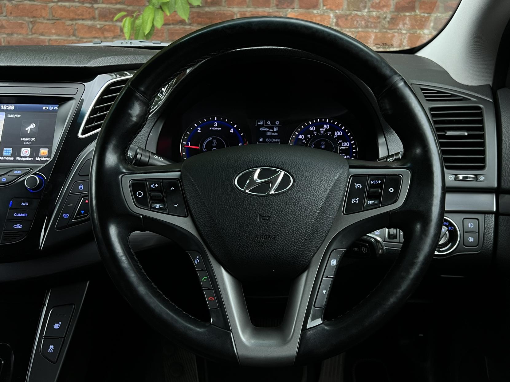 Hyundai i40 1.7 CRDi Blue Drive SE Nav Tourer 5dr Diesel DCT Euro 6 (s/s) (141 ps)