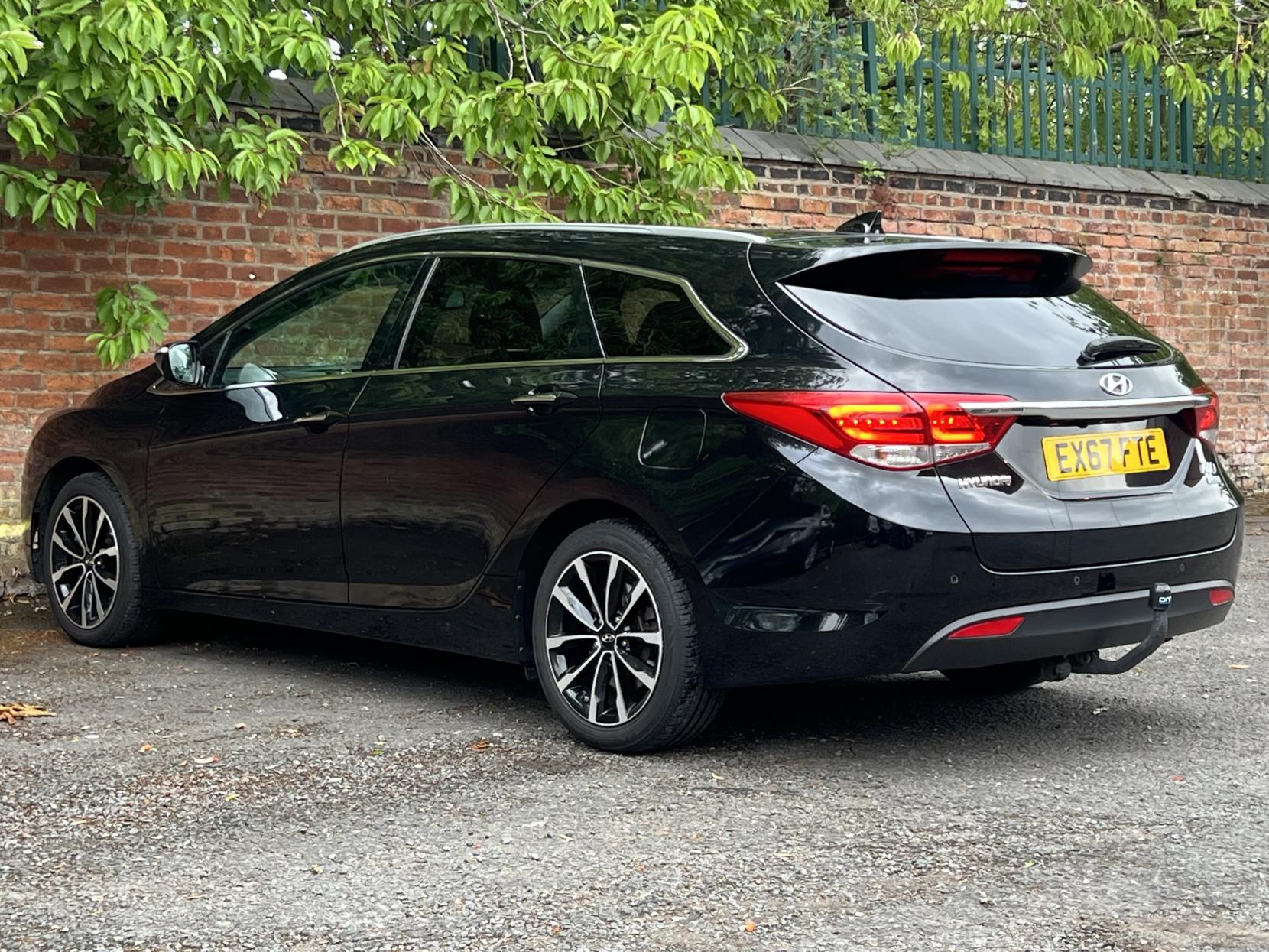 Hyundai i40 1.7 CRDi Blue Drive SE Nav Tourer 5dr Diesel DCT Euro 6 (s/s) (141 ps)