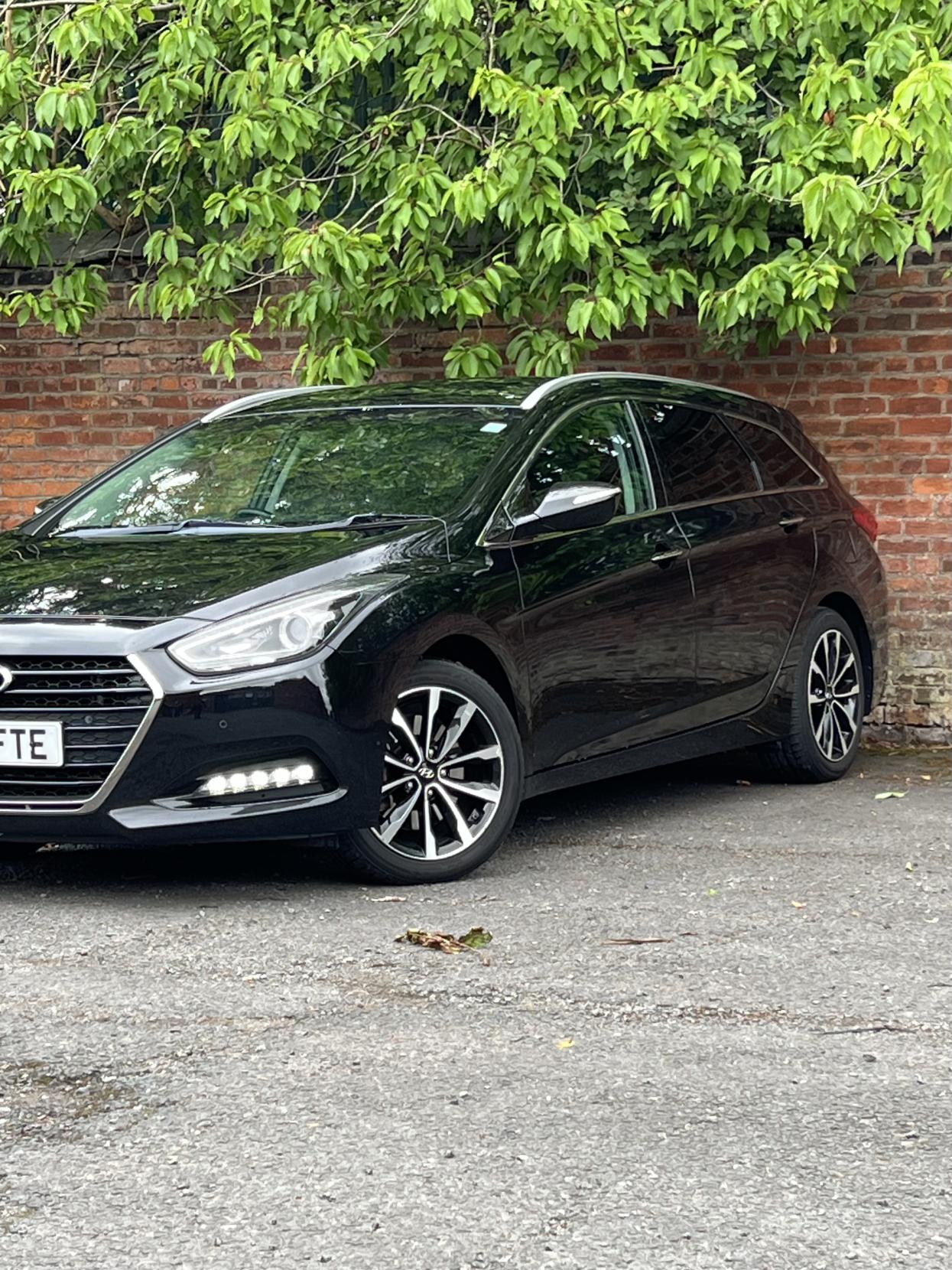 Hyundai i40 1.7 CRDi Blue Drive SE Nav Tourer 5dr Diesel DCT Euro 6 (s/s) (141 ps)