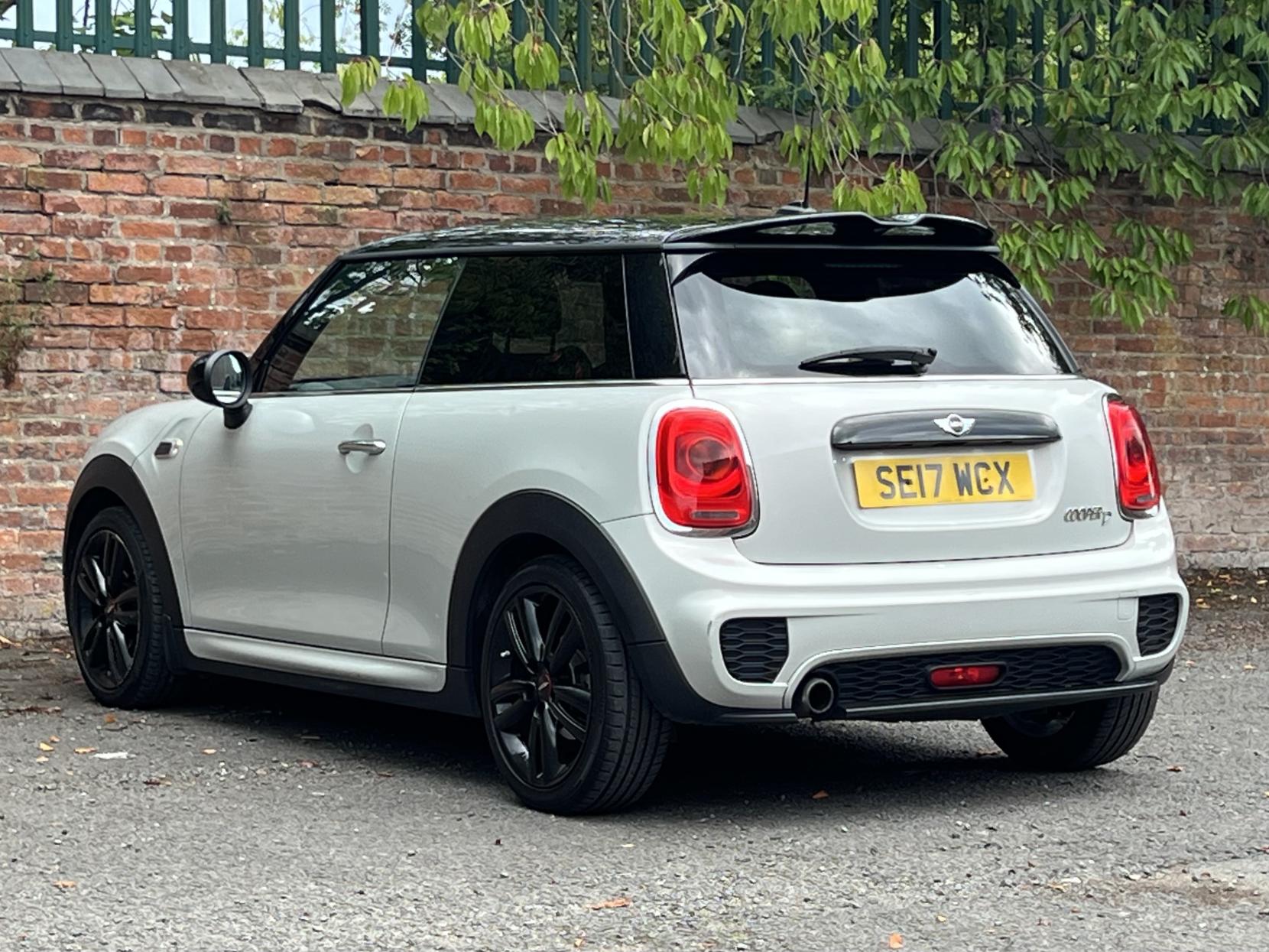 MINI Hatch 1.5 Cooper D Hatchback 3dr Diesel Auto Euro 6 (s/s) (116 ps)