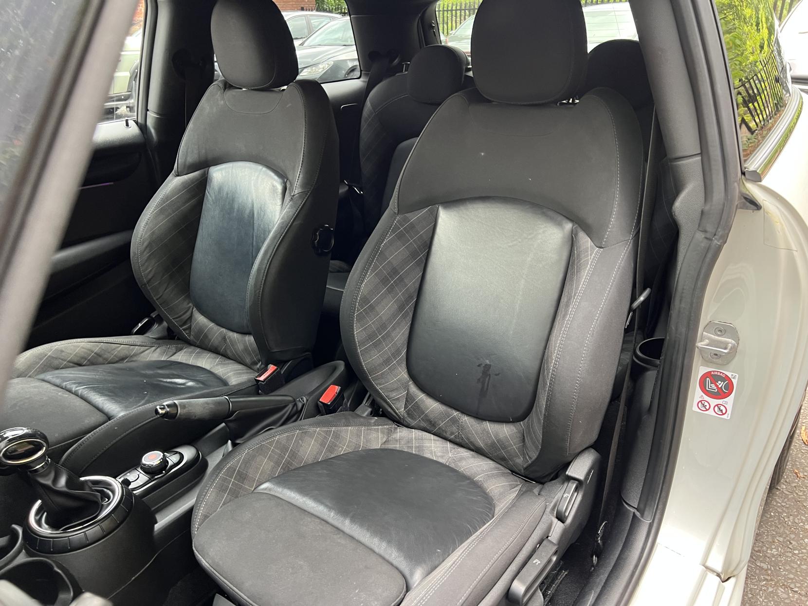 MINI Hatch 1.5 Cooper D Hatchback 3dr Diesel Auto Euro 6 (s/s) (116 ps)