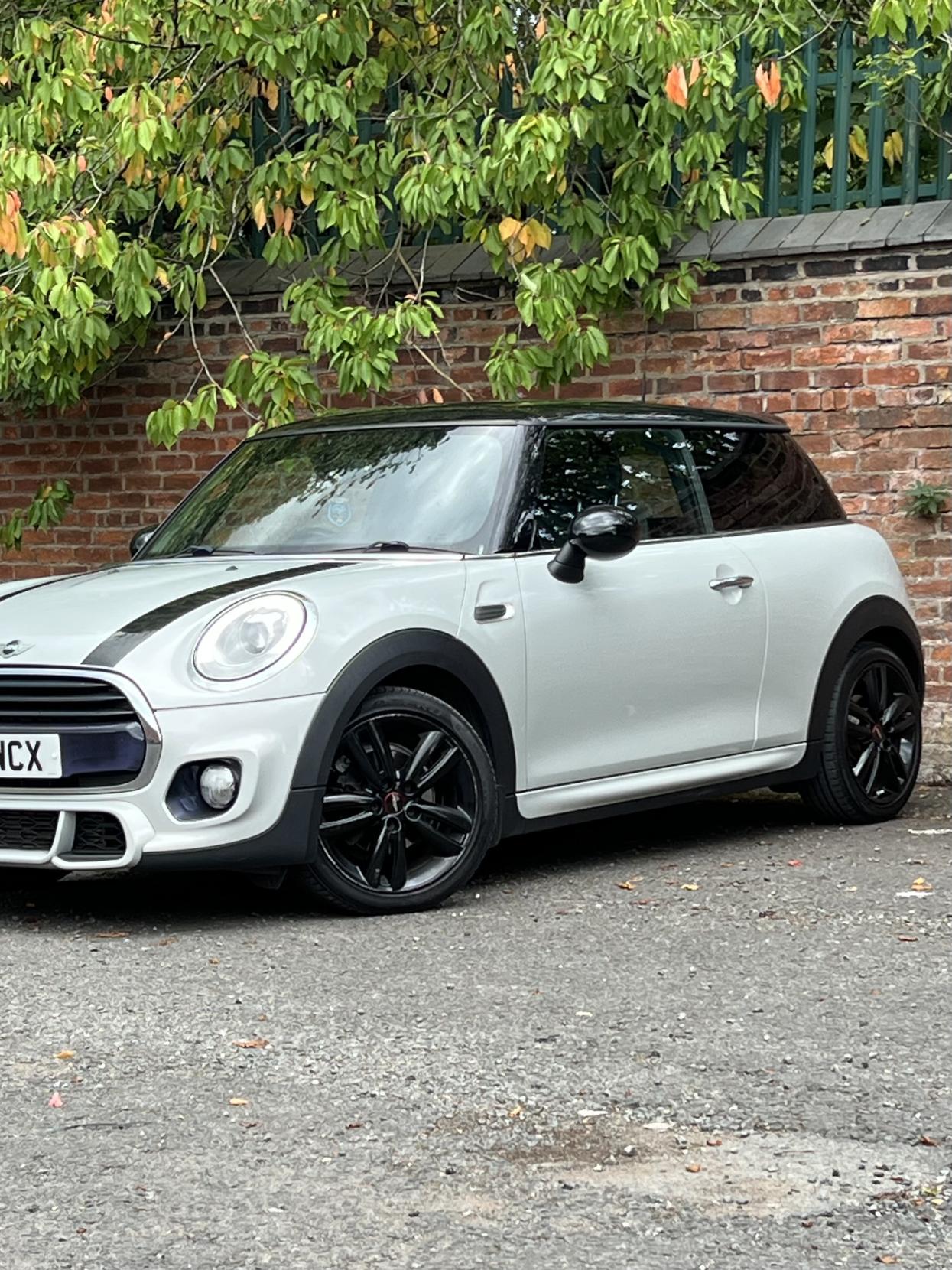 MINI Hatch 1.5 Cooper D Hatchback 3dr Diesel Auto Euro 6 (s/s) (116 ps)