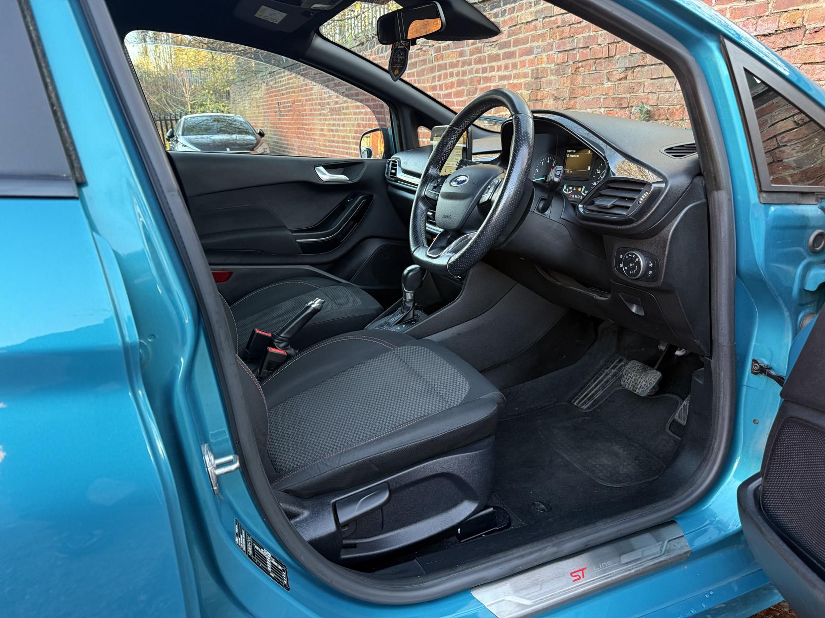 Ford Fiesta 1.0T EcoBoost GPF ST-Line Hatchback 5dr Petrol Auto Euro 6 (s/s) (100 ps)