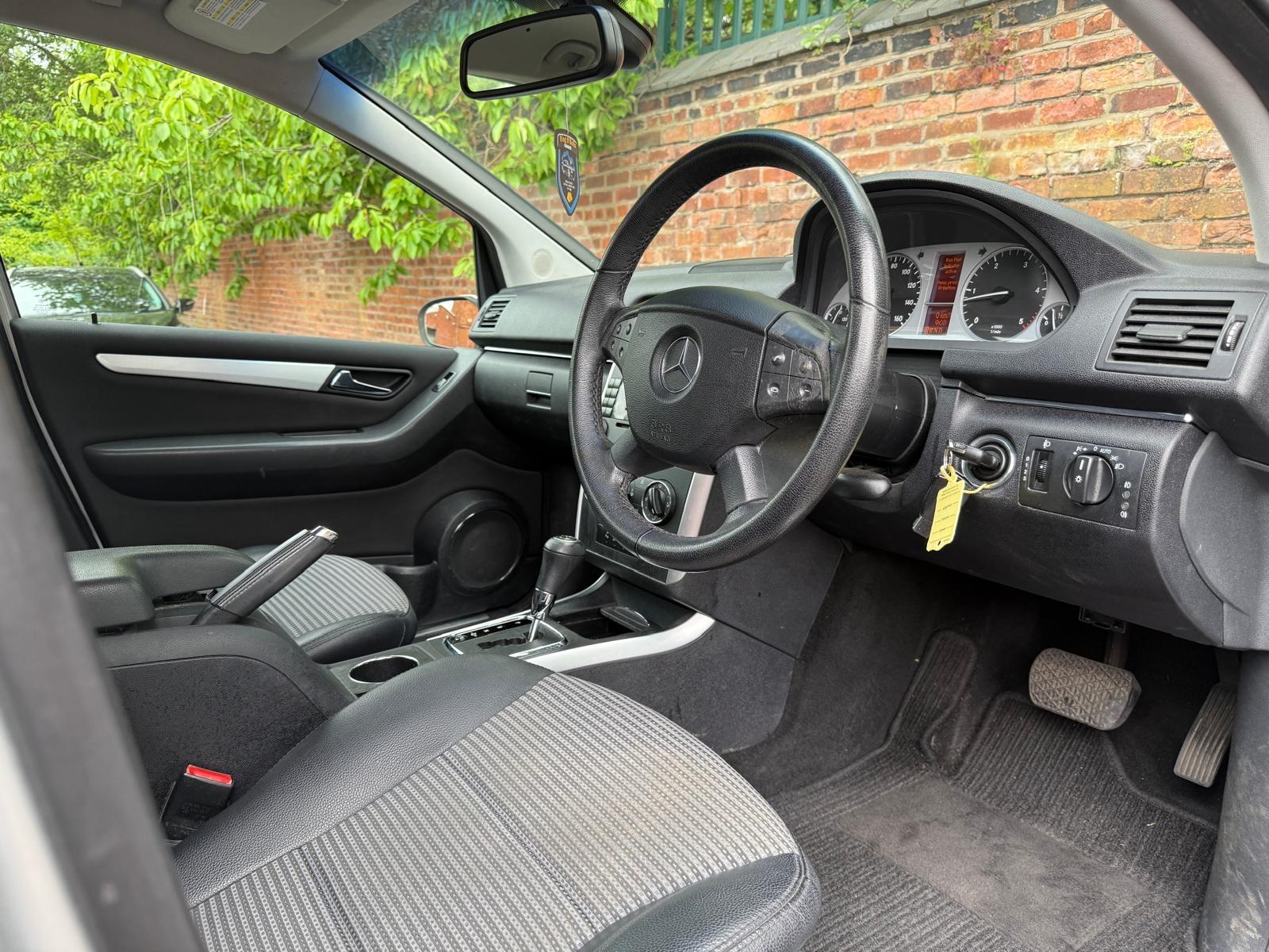 Mercedes-Benz B Class 2.0 B200 SE MPV 5dr Diesel CVT (159 g/km, 140 bhp)