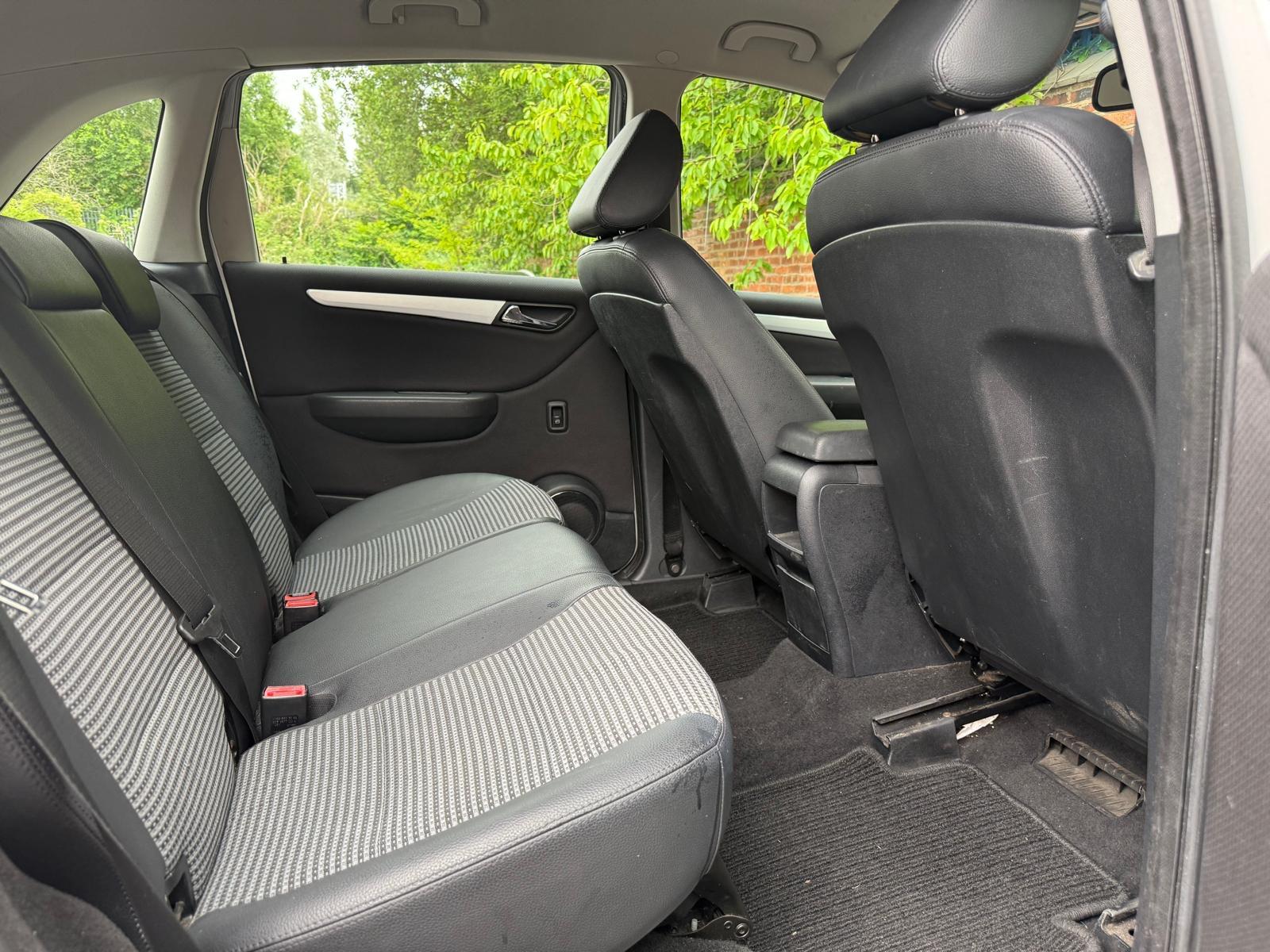 Mercedes-Benz B Class 2.0 B200 SE MPV 5dr Diesel CVT (159 g/km, 140 bhp)