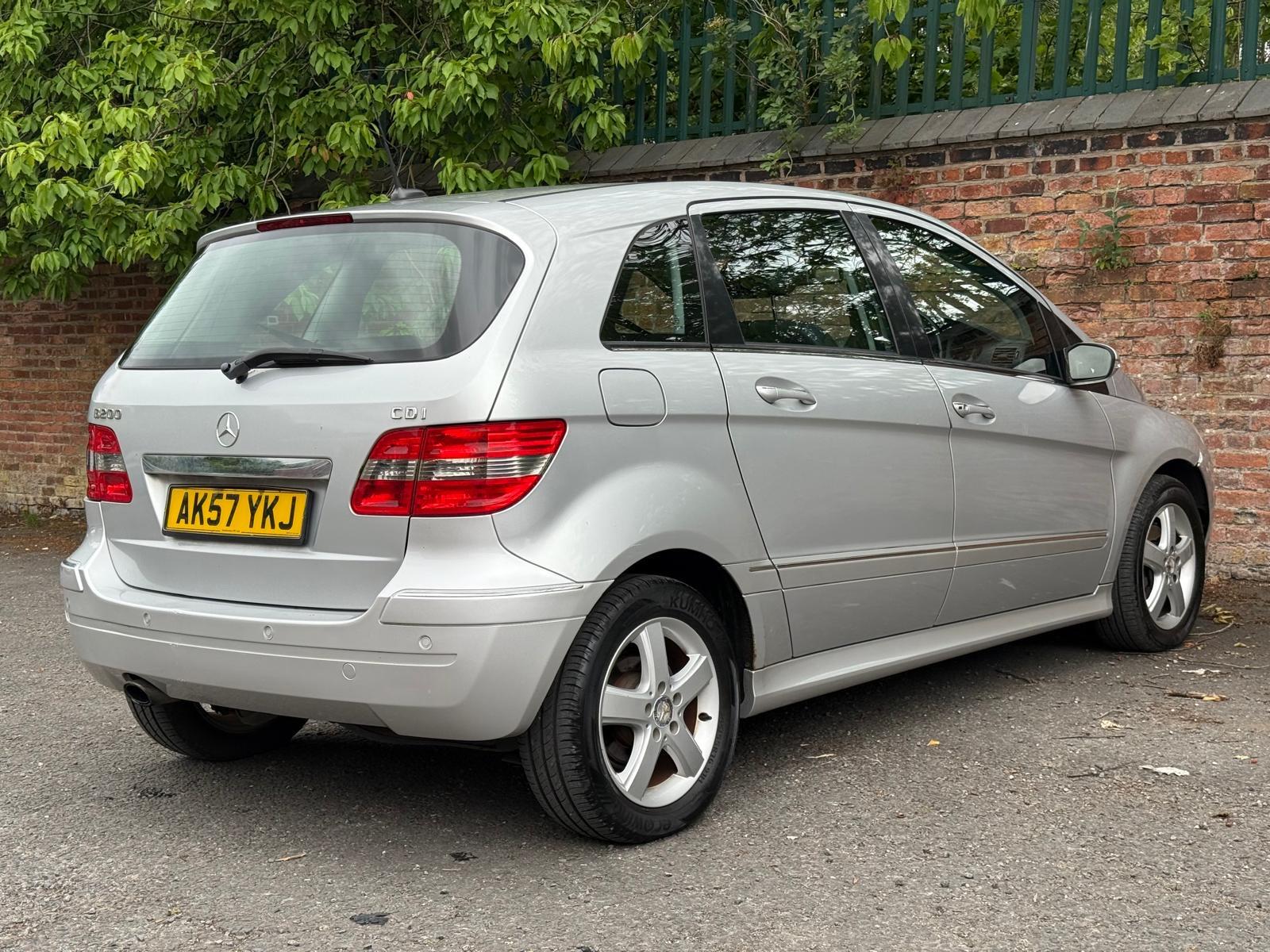 Mercedes-Benz B Class 2.0 B200 SE MPV 5dr Diesel CVT (159 g/km, 140 bhp)