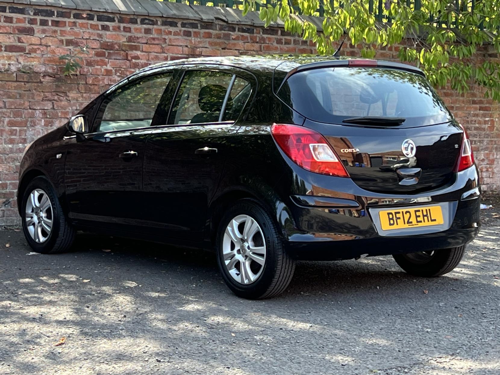 Vauxhall Corsa 1.2 16V Exclusiv Hatchback 5dr Petrol Easytronic Euro 5 (A/C) (85 ps)
