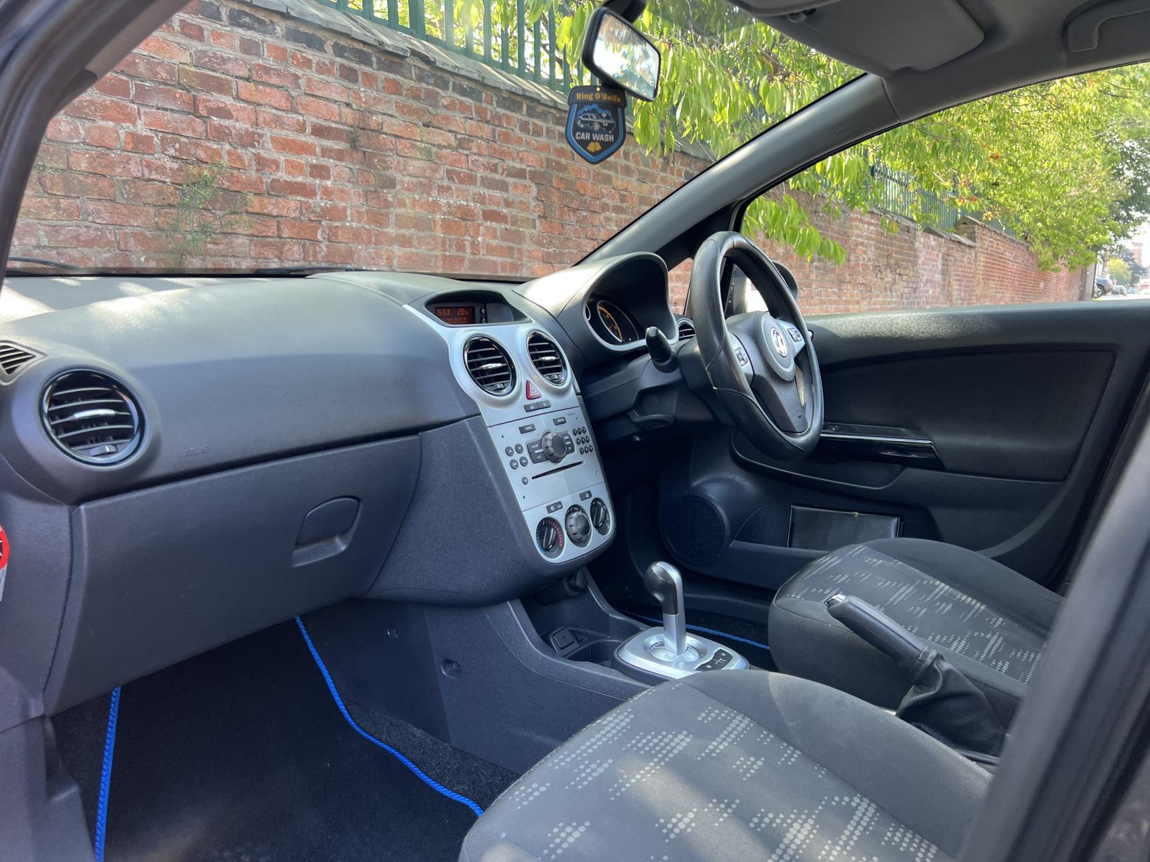 Vauxhall Corsa 1.2 16V Exclusiv Hatchback 5dr Petrol Easytronic Euro 5 (A/C) (85 ps)