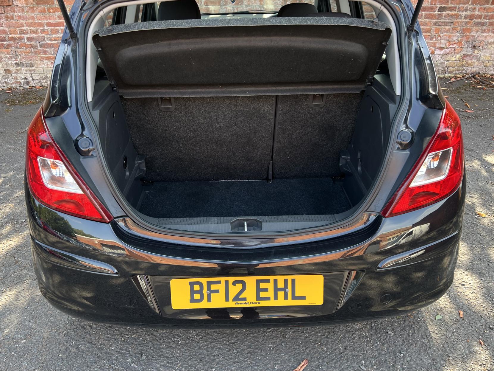 Vauxhall Corsa 1.2 16V Exclusiv Hatchback 5dr Petrol Easytronic Euro 5 (A/C) (85 ps)
