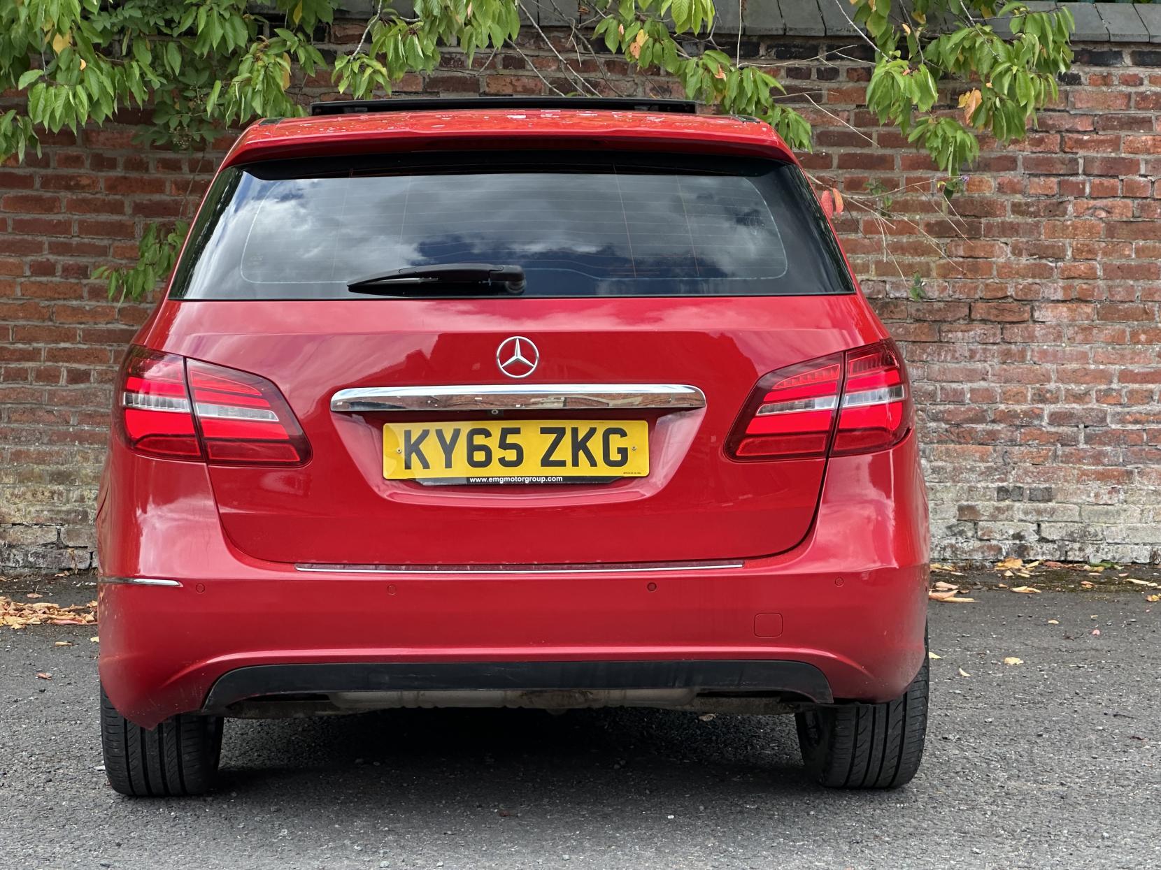 Mercedes-Benz B Class 2.1 B200 CDI AMG Line MPV 5dr Diesel 7G-DCT Euro 6 (s/s) (136 ps)