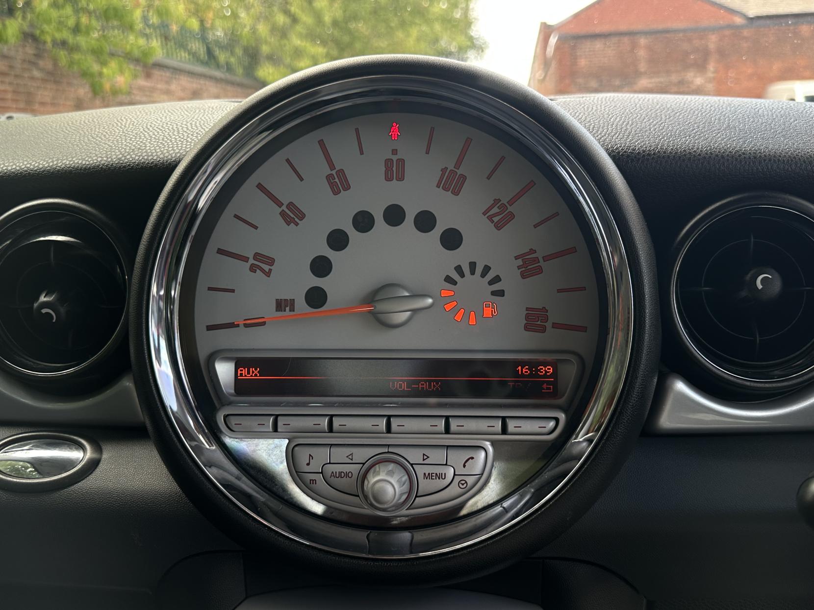 MINI Hatch 1.4 One Hatchback 3dr Petrol Steptronic Euro 4 (95 ps)