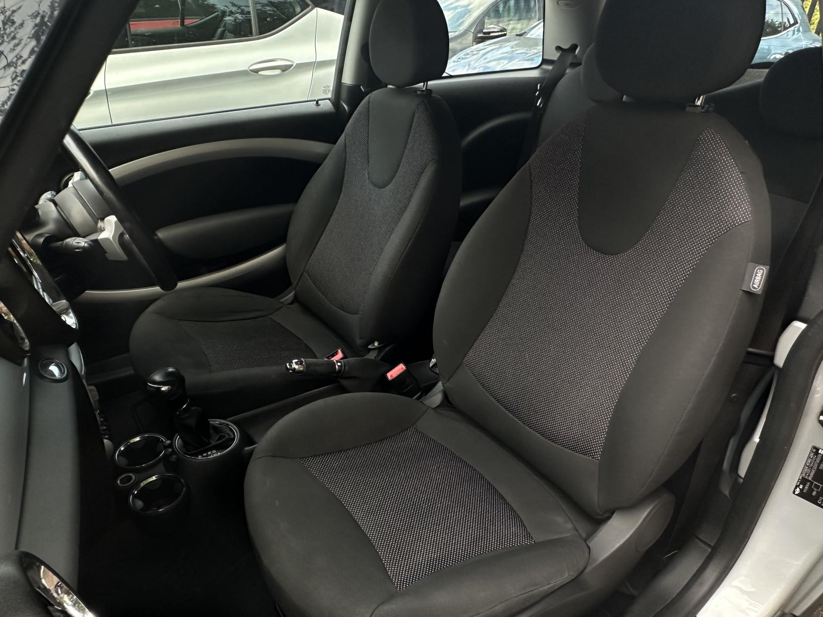 MINI Hatch 1.4 One Hatchback 3dr Petrol Steptronic Euro 4 (95 ps)