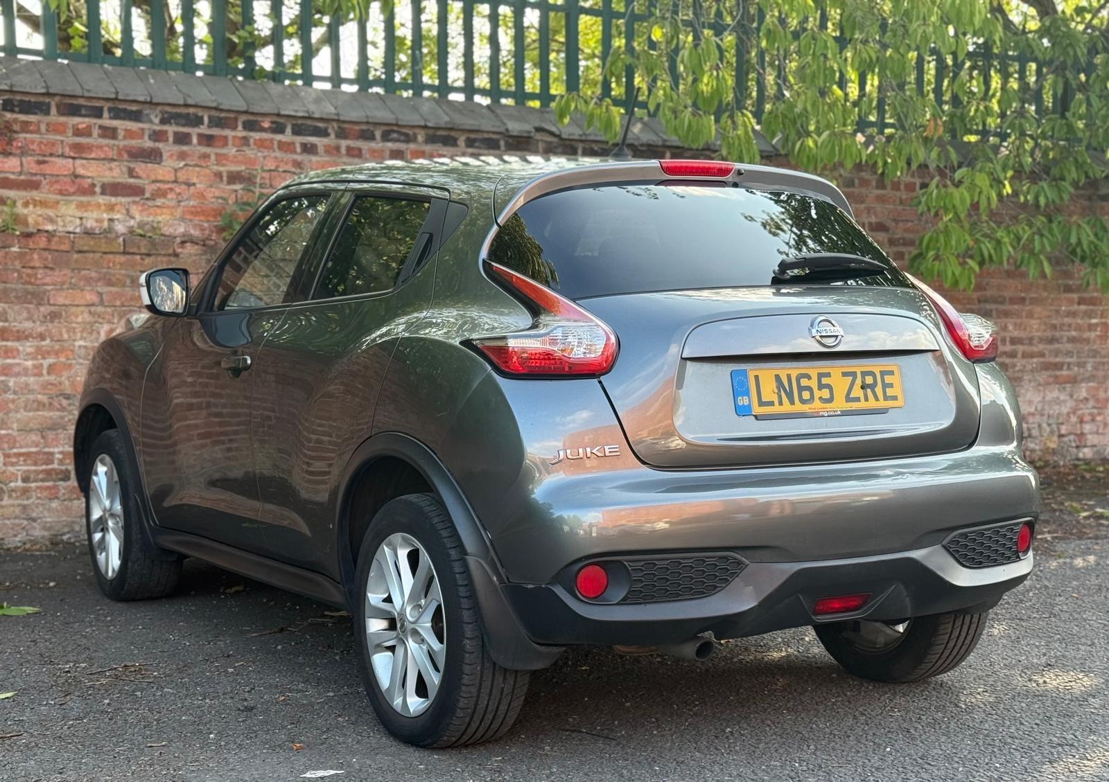 Nissan Juke 1.6 Acenta Premium SUV 5dr Petrol XTRON Euro 5 (117 ps)