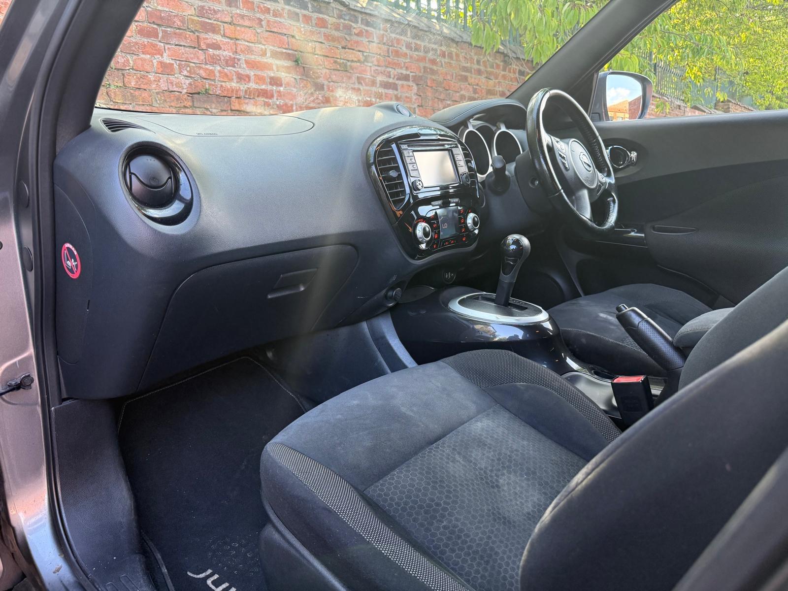 Nissan Juke 1.6 Acenta Premium SUV 5dr Petrol XTRON Euro 5 (117 ps)