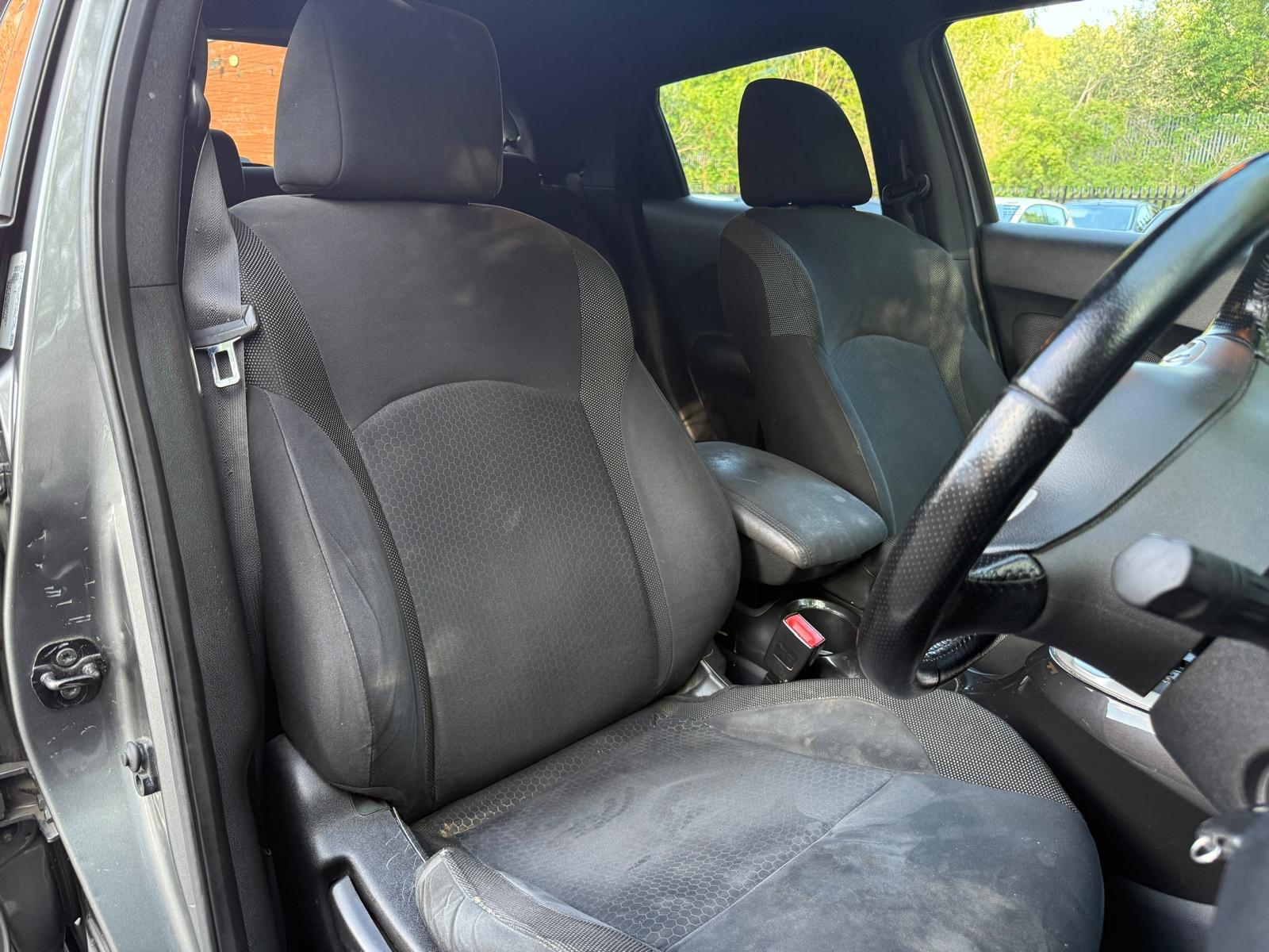 Nissan Juke 1.6 Acenta Premium SUV 5dr Petrol XTRON Euro 5 (117 ps)