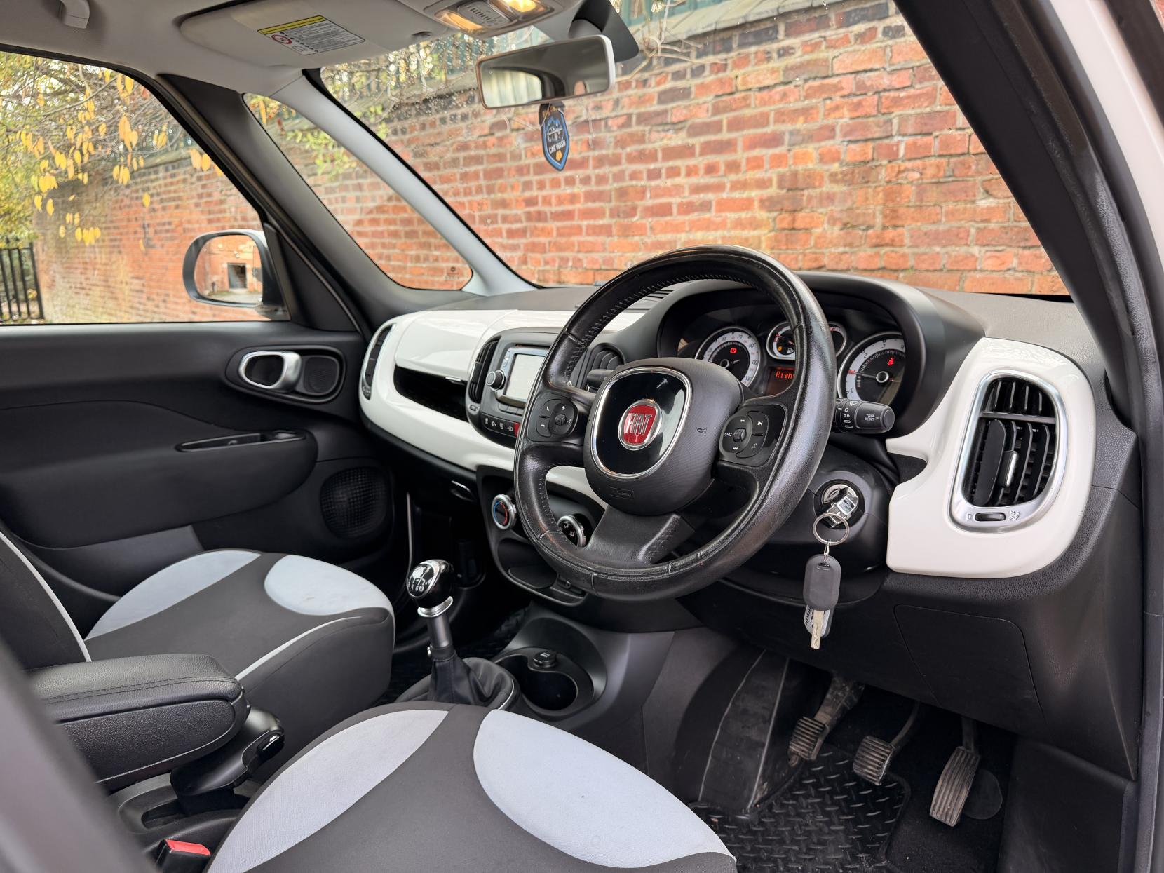 Fiat 500L 1.4 Pop Star MPV 5dr Petrol Manual Euro 6 (95 bhp)