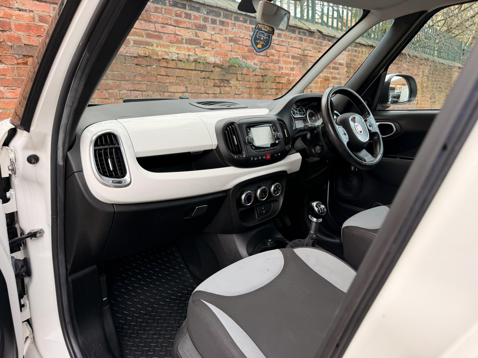 Fiat 500L 1.4 Pop Star MPV 5dr Petrol Manual Euro 6 (95 bhp)