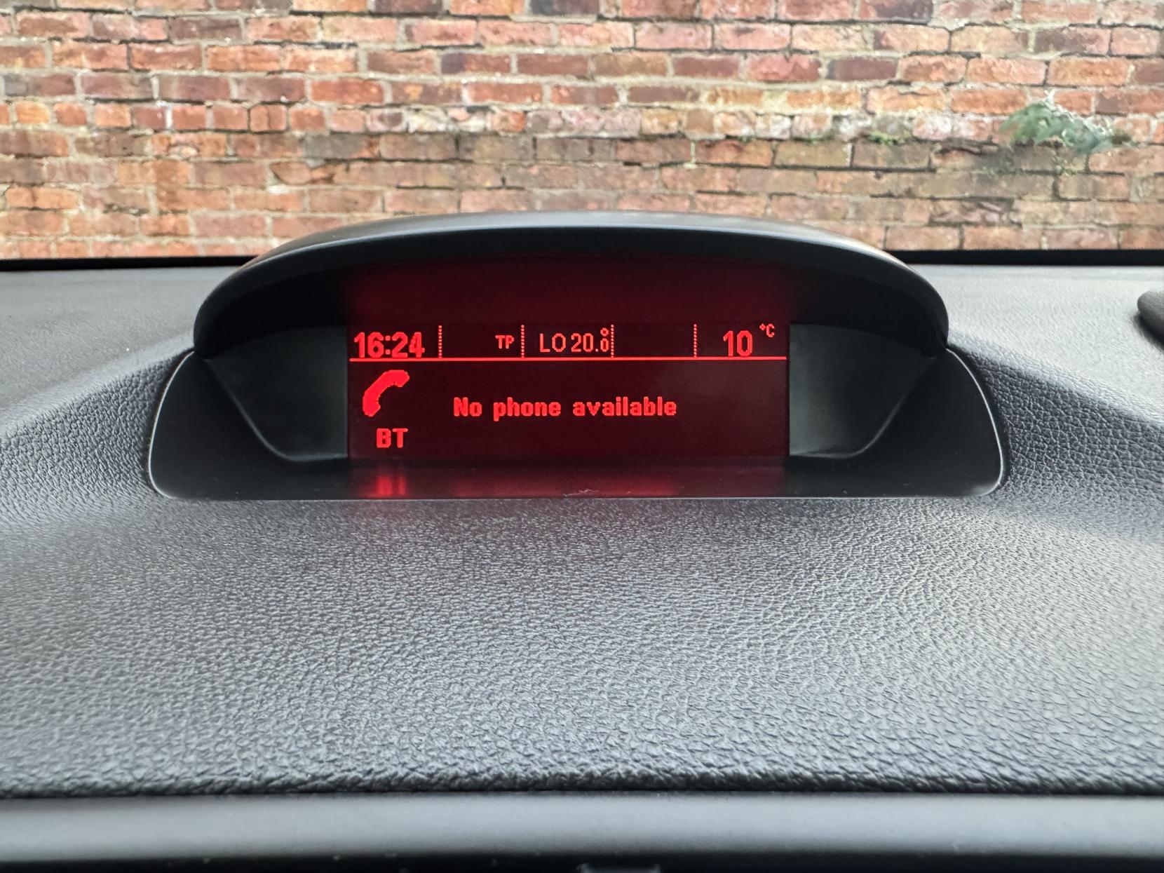 Vauxhall Mokka 1.7 CDTi Exclusiv SUV 5dr Diesel Auto 2WD Euro 5 (130 ps)